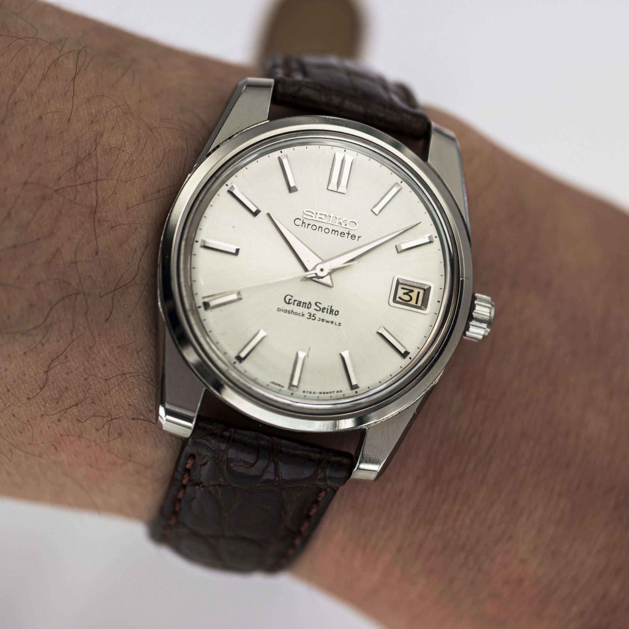 1576_marcels_watch_group_vintage_wristwatch_1965_grand_seiko_2nd_gen_cal5722a_wristshot_02