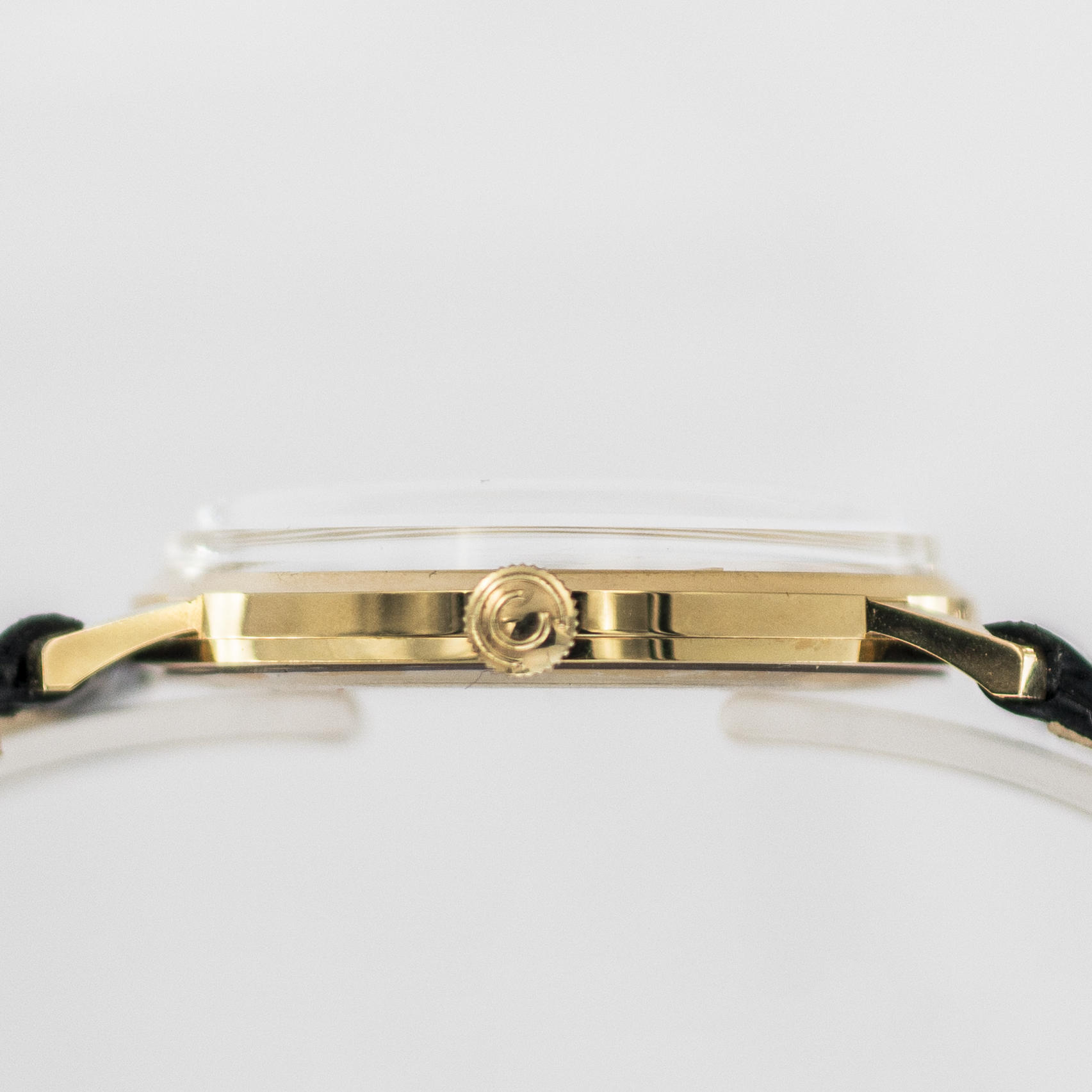 1578_marcels_watch_group_vintage_wristwatch_1968_certina_851_3364_nor_goldwatch_case_side_01