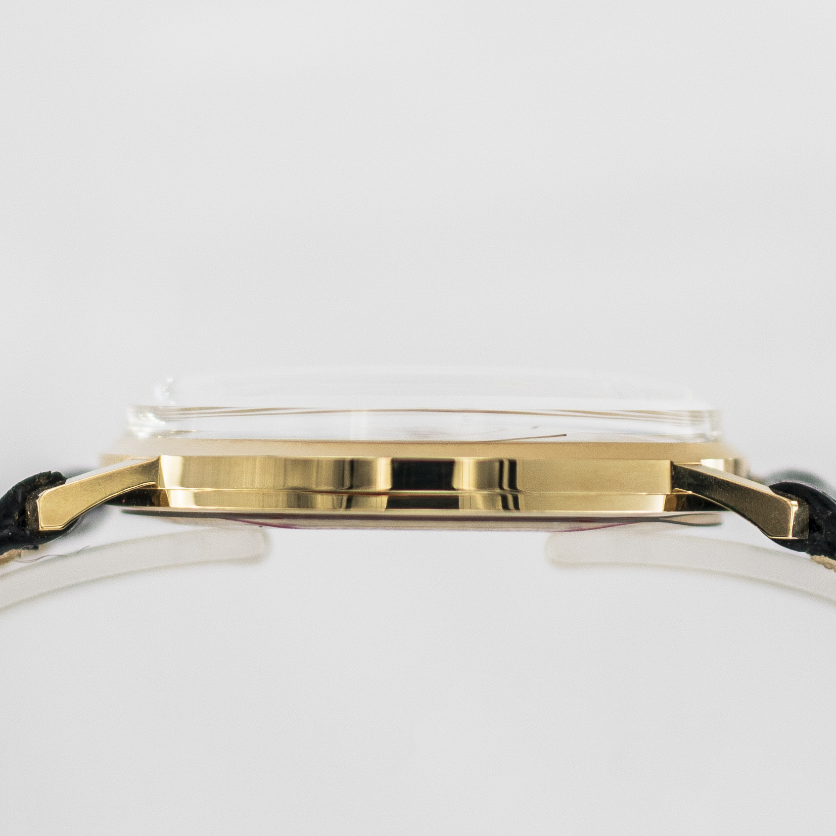 1578_marcels_watch_group_vintage_wristwatch_1968_certina_851_3364_nor_goldwatch_case_side_04