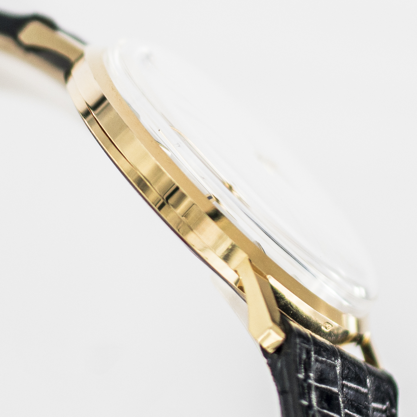 1578_marcels_watch_group_vintage_wristwatch_1968_certina_851_3364_nor_goldwatch_case_side_05