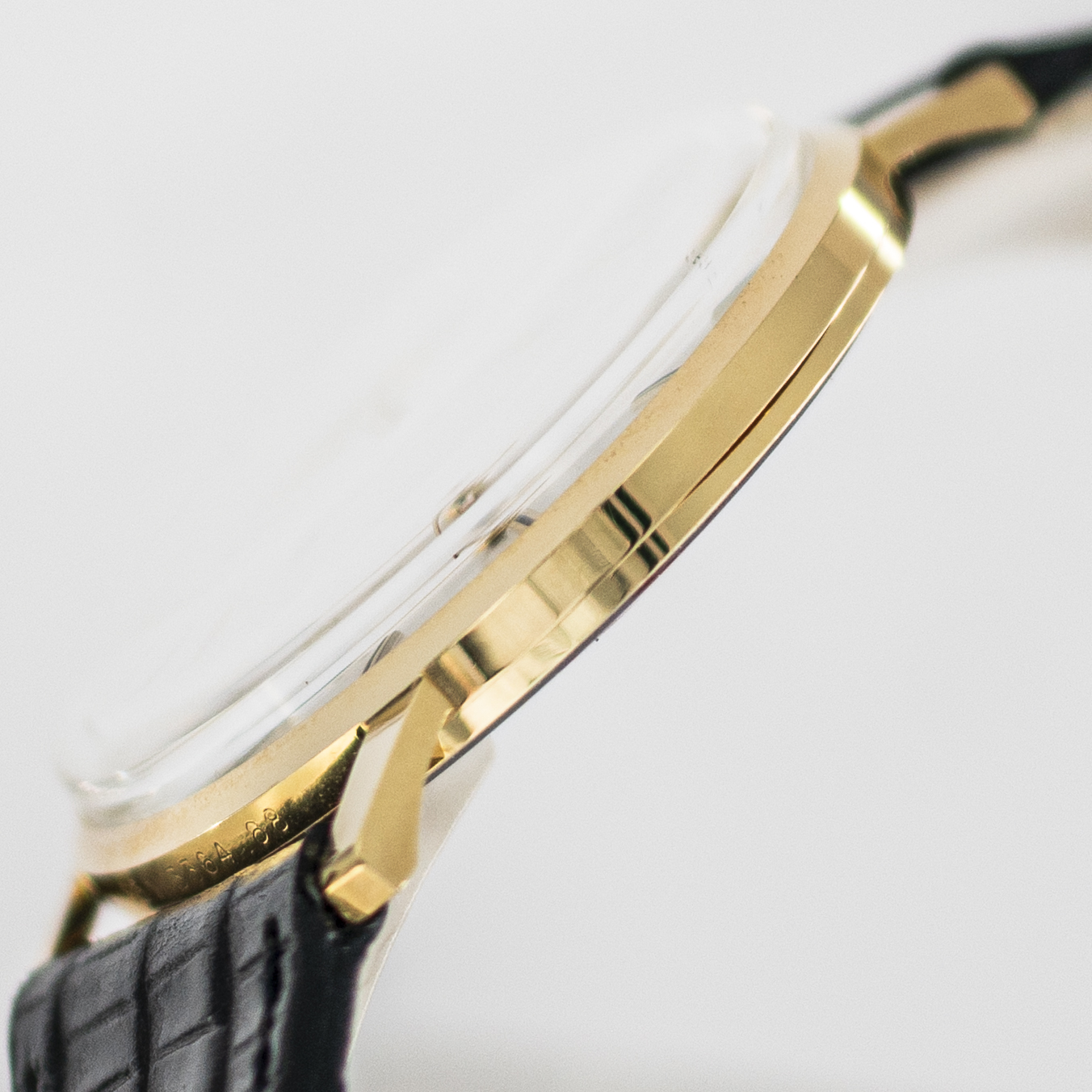 1578_marcels_watch_group_vintage_wristwatch_1968_certina_851_3364_nor_goldwatch_case_side_06