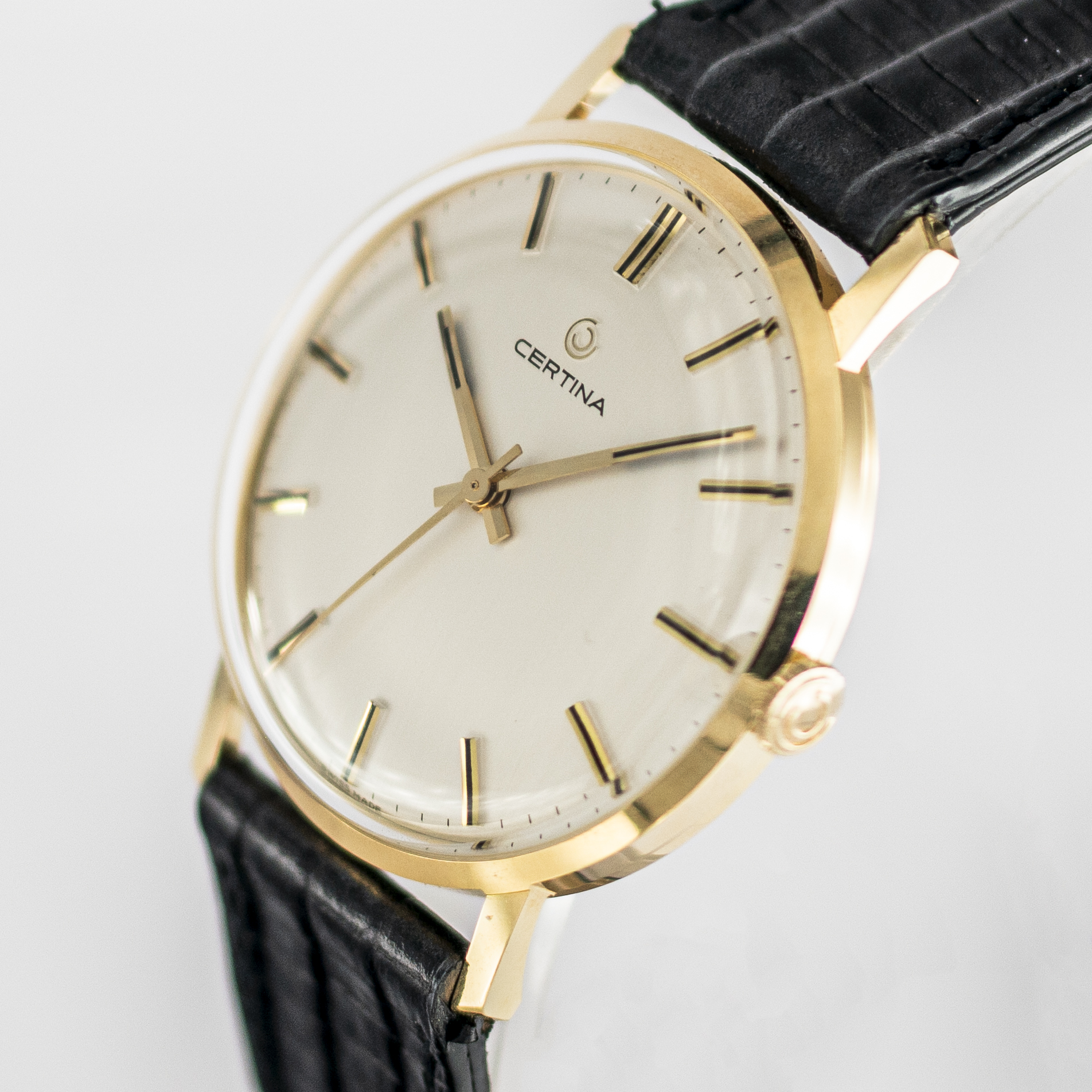 1578_marcels_watch_group_vintage_wristwatch_1968_certina_851_3364_nor_goldwatch_dial_05