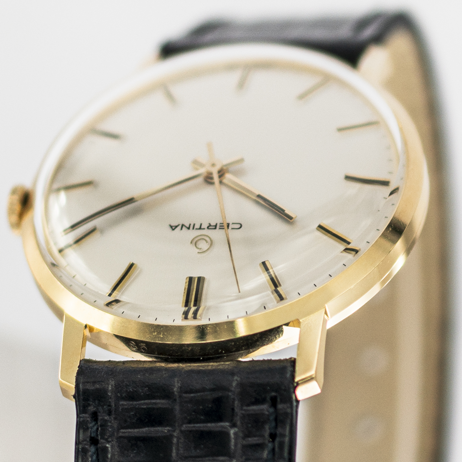 1578_marcels_watch_group_vintage_wristwatch_1968_certina_851_3364_nor_goldwatch_lugs_03