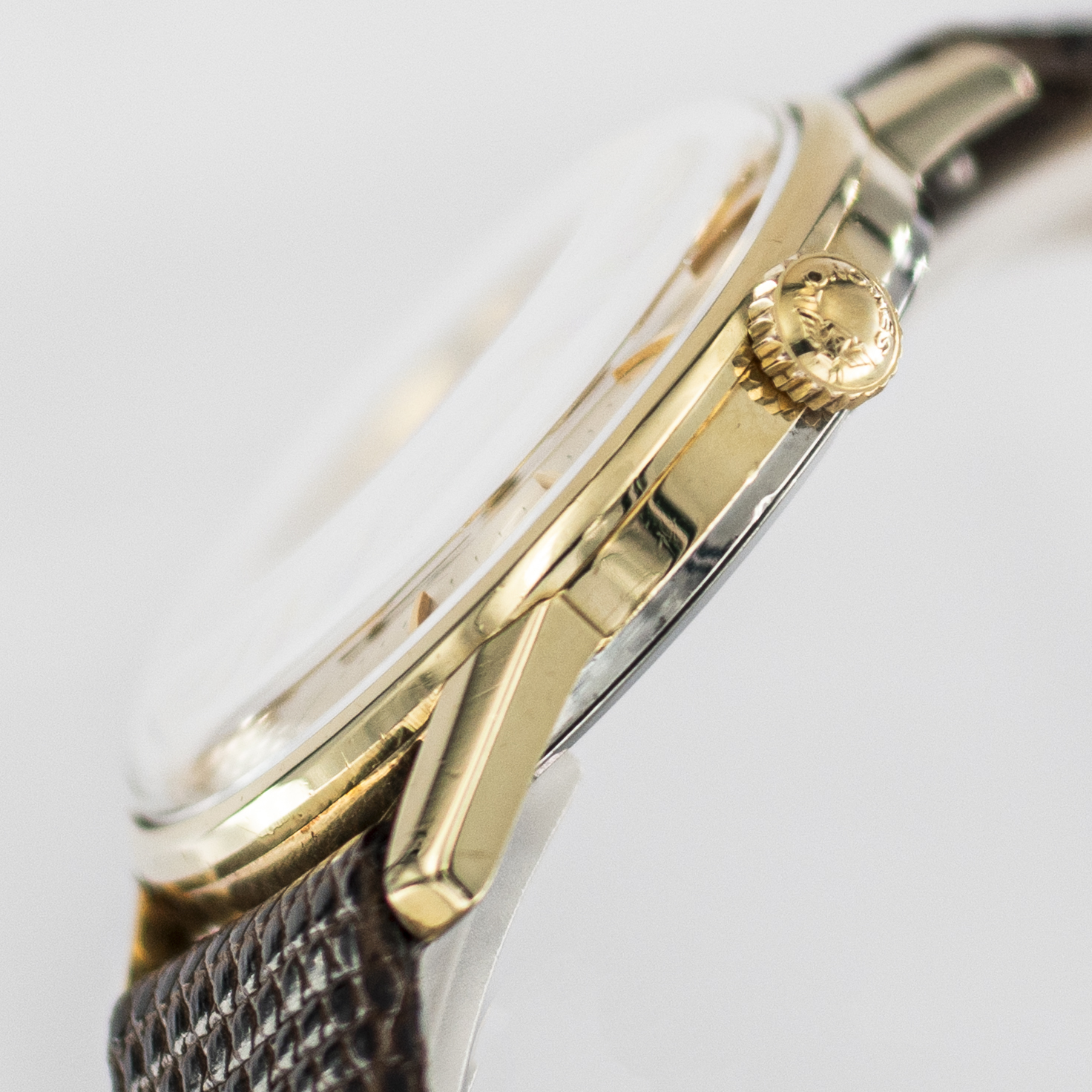 1583_marcels_watch_group_vintage_wristwatch_1961_longines_302_flagship_case_side_03