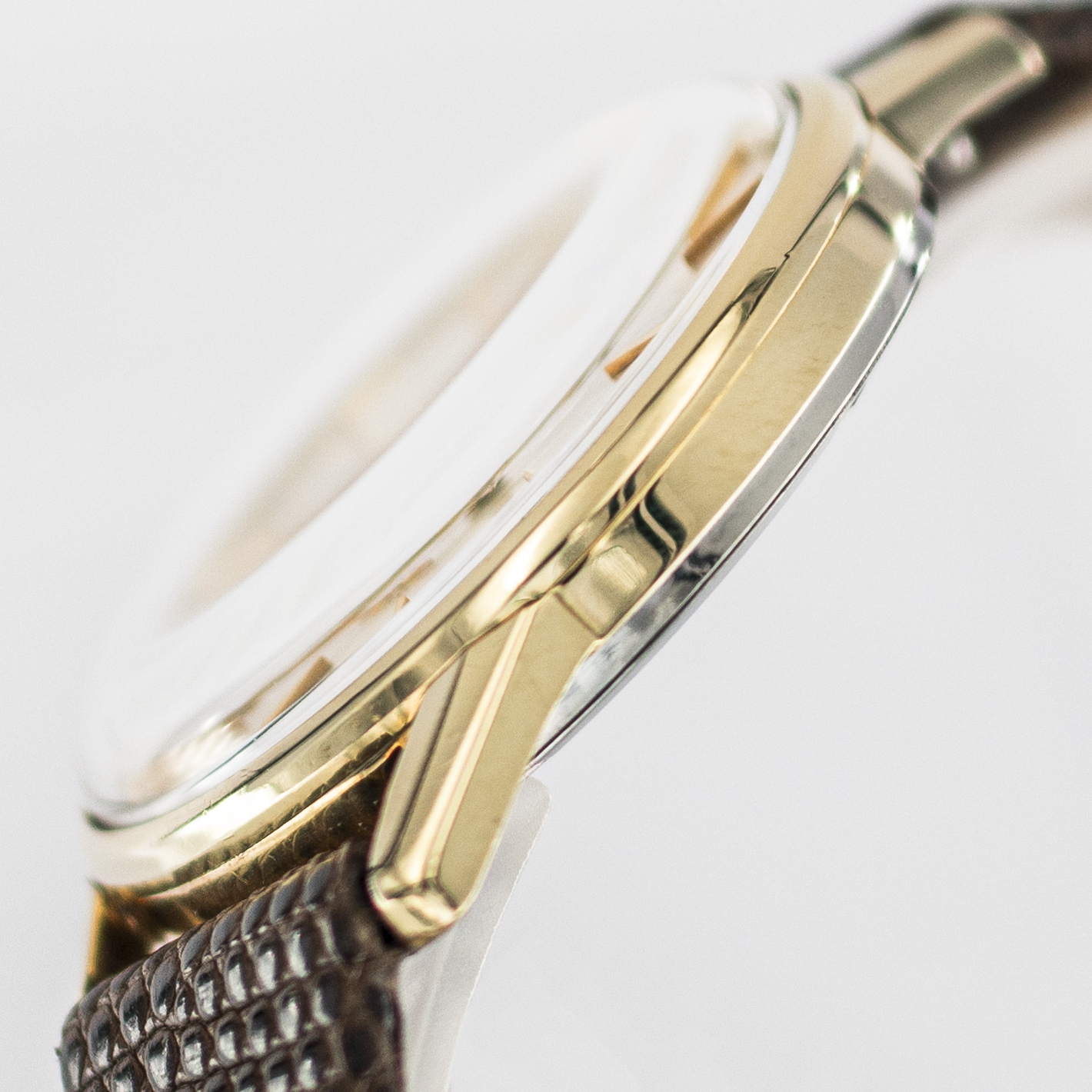1583_marcels_watch_group_vintage_wristwatch_1961_longines_302_flagship_case_side_06