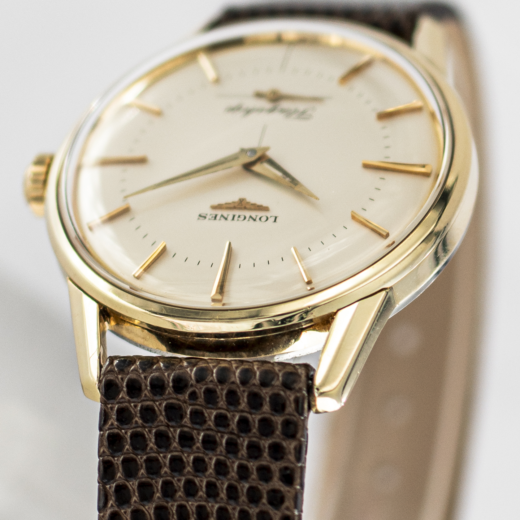 1583_marcels_watch_group_vintage_wristwatch_1961_longines_302_flagship_lugs_01
