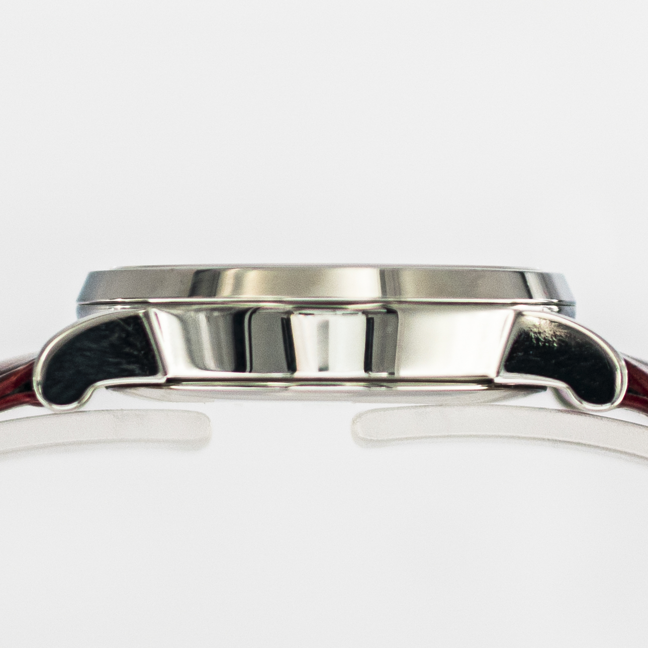 1587_marcels_watch_group_ladies_wristwatch_2000s_certina_caimano_case_side_03