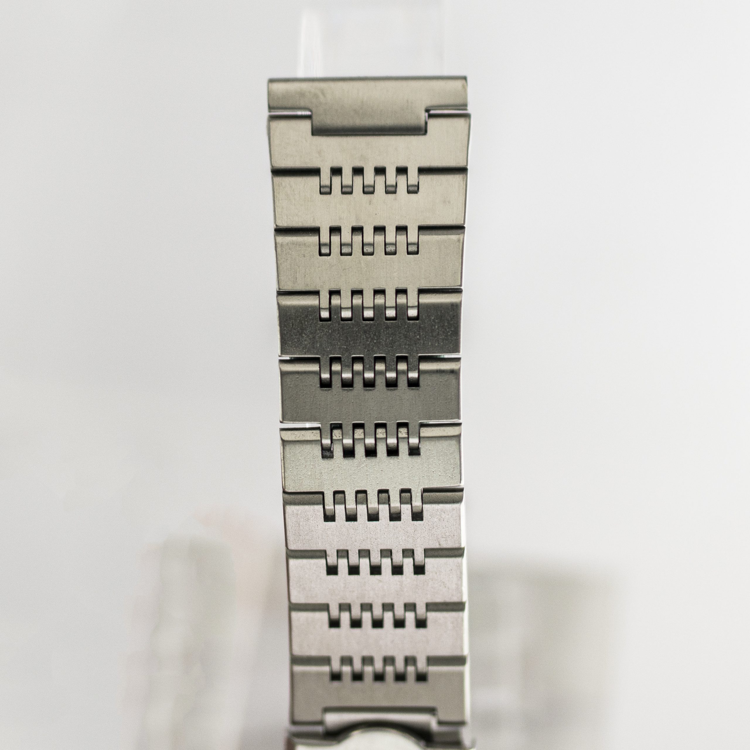 STR0150_marcels_watch_group_vintage_watch_bracelet_stainless_steel_01
