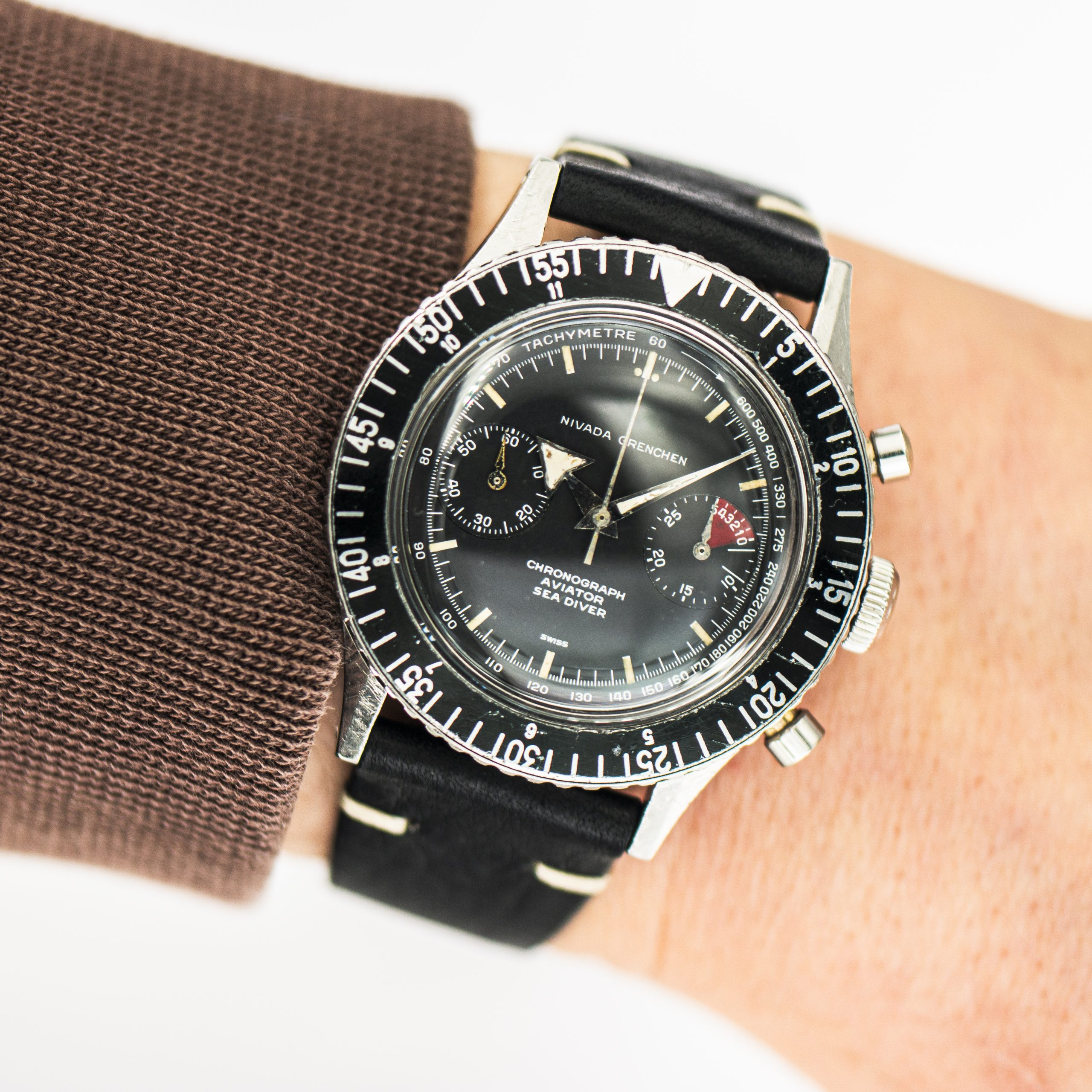 1535_marcels_watch_group_nivada_grenchen_9688_M8221_aviator_sea_diver_wristshot_02