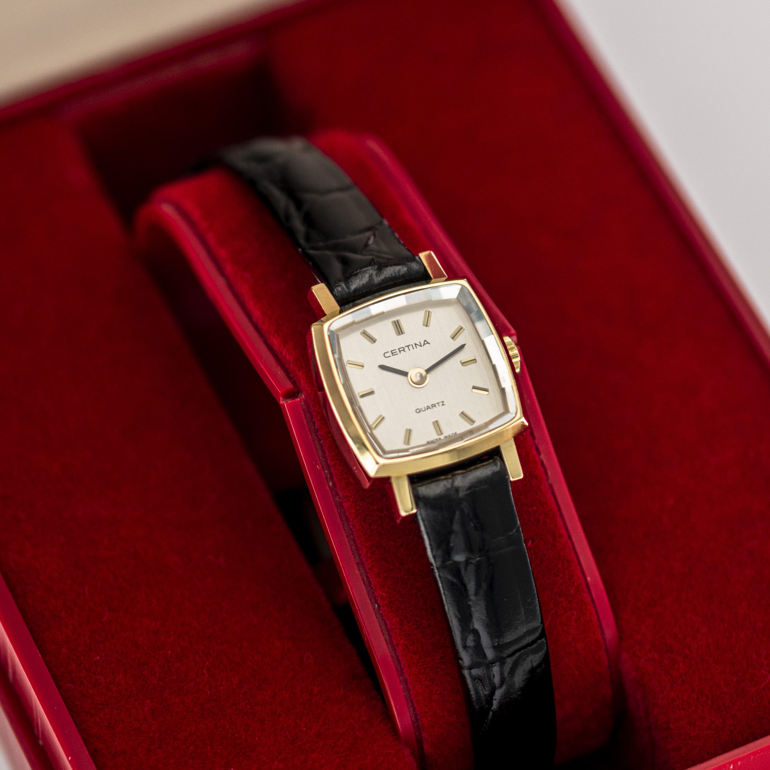 1579_marcels_watch_group_vintage_wristwatch_1973_ladies_certina_9089_goldwatch_box_06