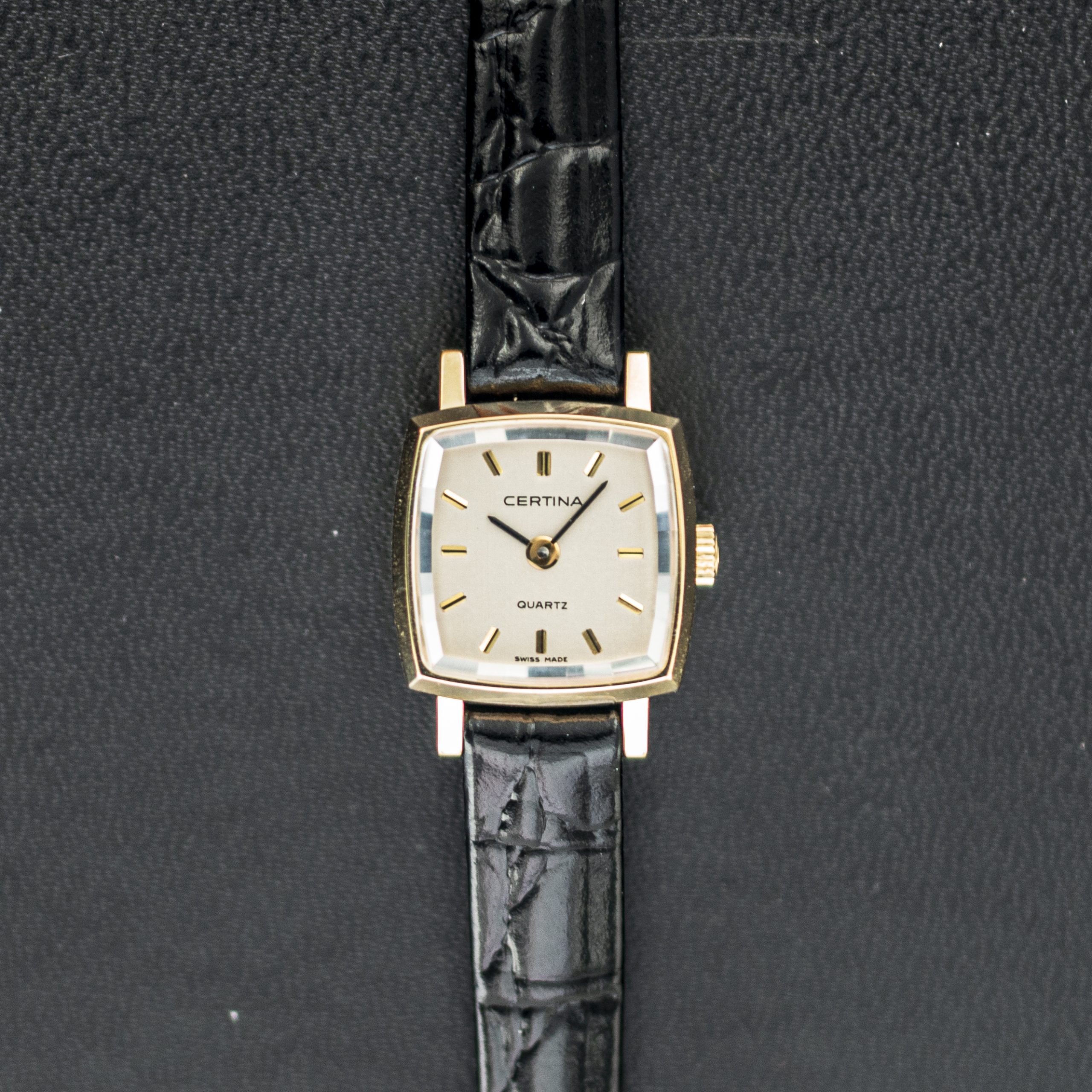 1579_marcels_watch_group_vintage_wristwatch_1973_ladies_certina_9089_goldwatch_dial_02