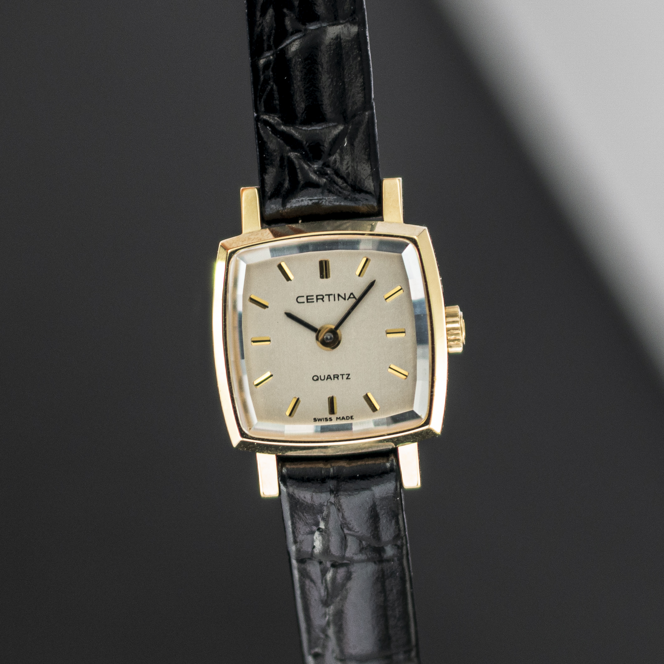 1579_marcels_watch_group_vintage_wristwatch_1973_ladies_certina_9089_goldwatch_dial_03