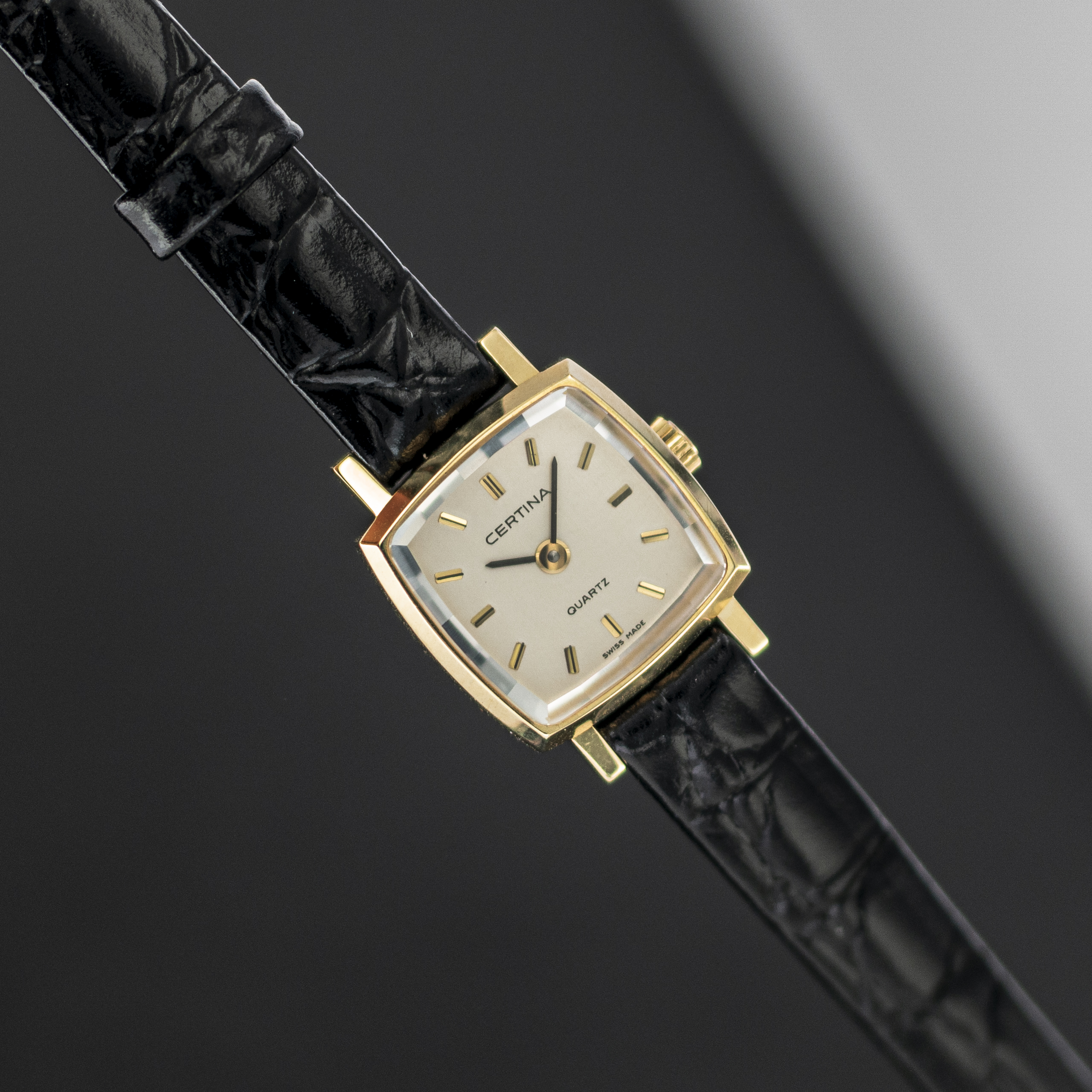1579_marcels_watch_group_vintage_wristwatch_1973_ladies_certina_9089_goldwatch_dial_05