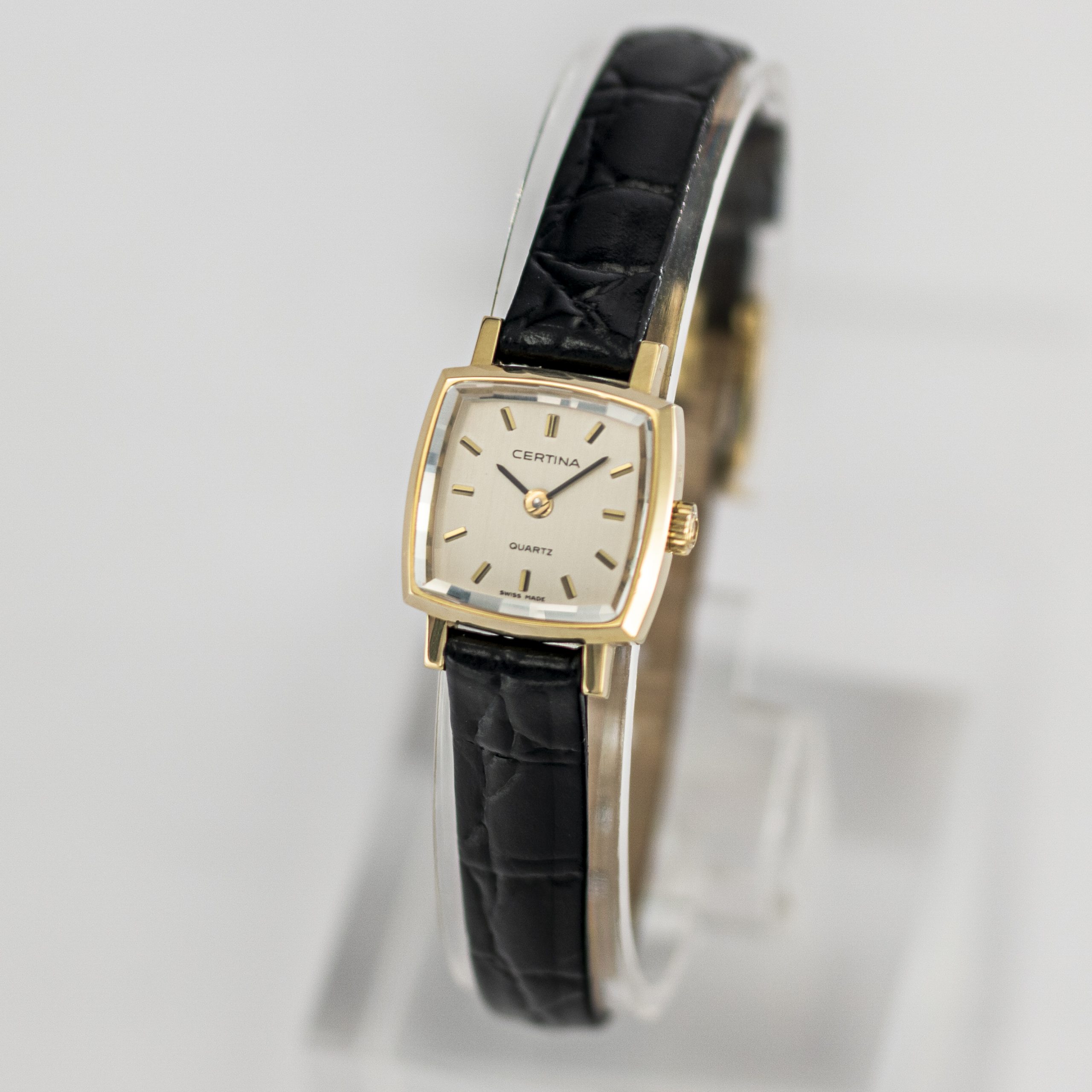 1579_marcels_watch_group_vintage_wristwatch_1973_ladies_certina_9089_goldwatch_dial_07