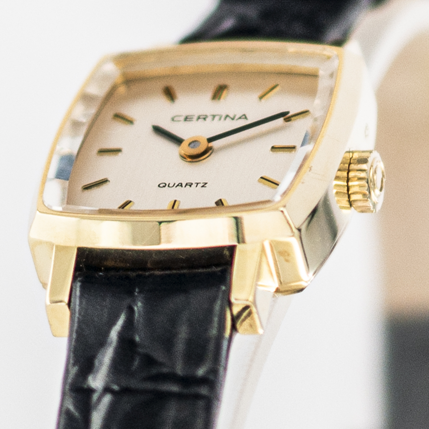 1579_marcels_watch_group_vintage_wristwatch_1973_ladies_certina_9089_goldwatch_lugs_01
