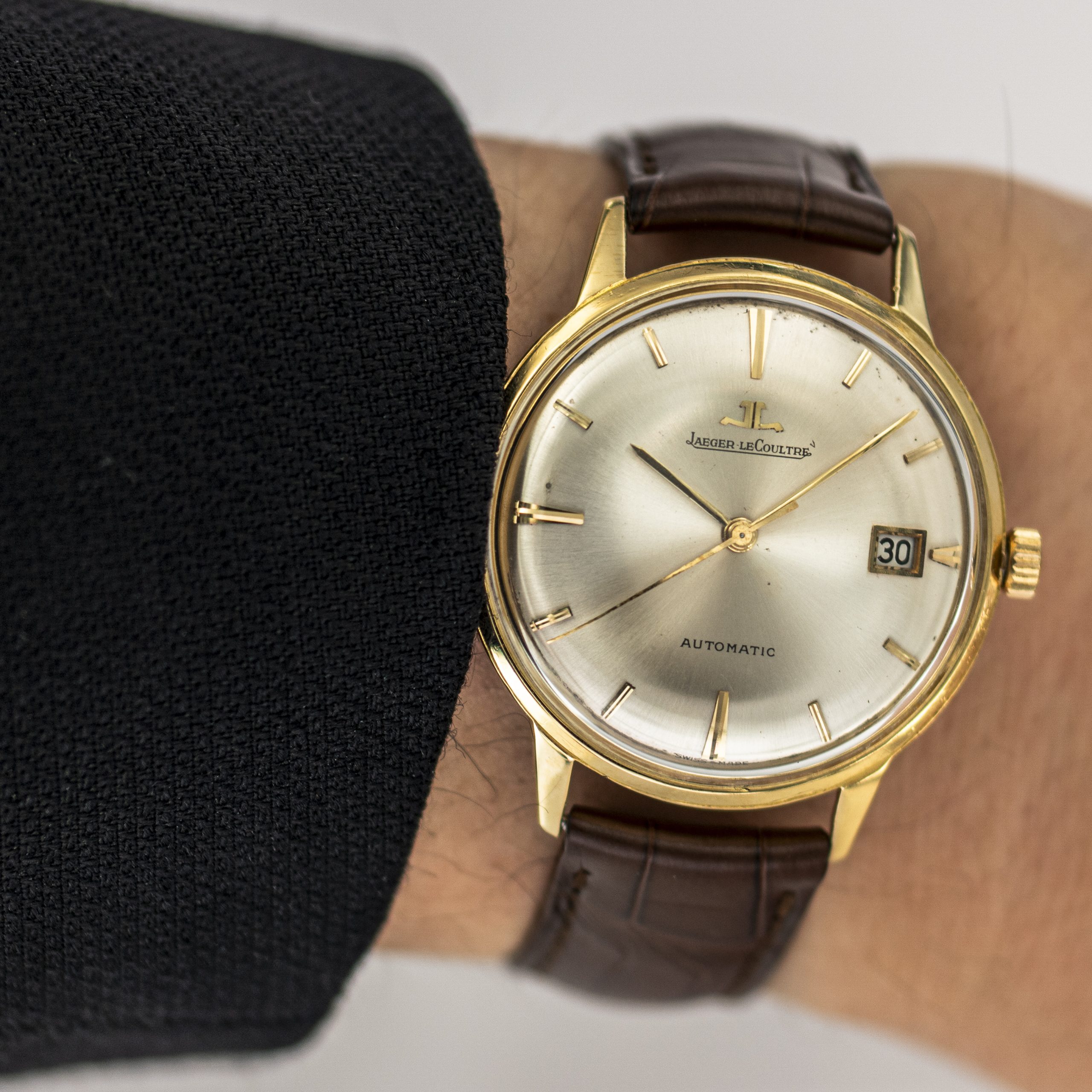 1581_marcels_watch_group_vintage_wristwatch_1963_jaegerlecoultre_892996_18K_goldwatch_wristshot_01