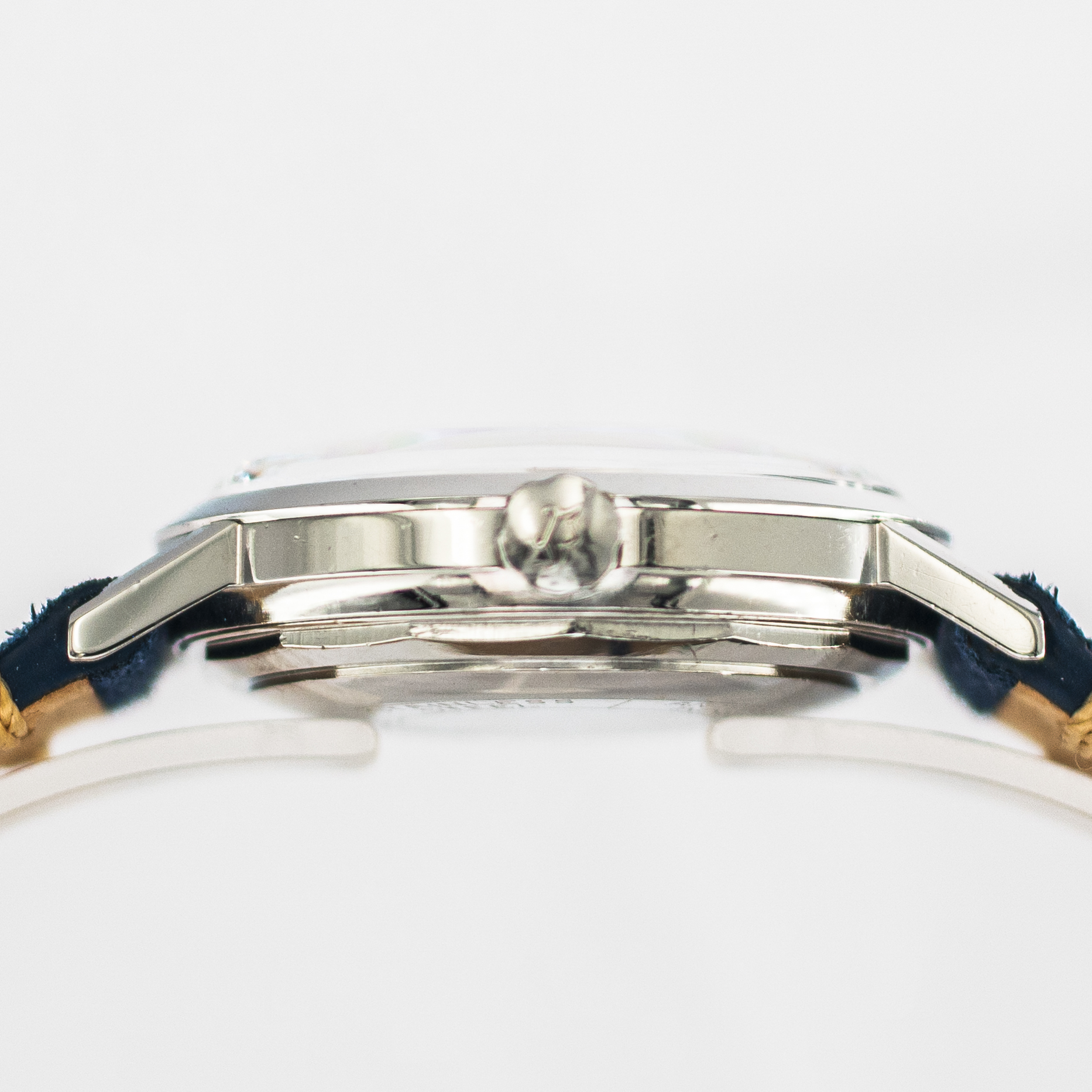 1582_marcels_watch_group_wristwatch_1964_vintage_lemania_867_64_case_side_01