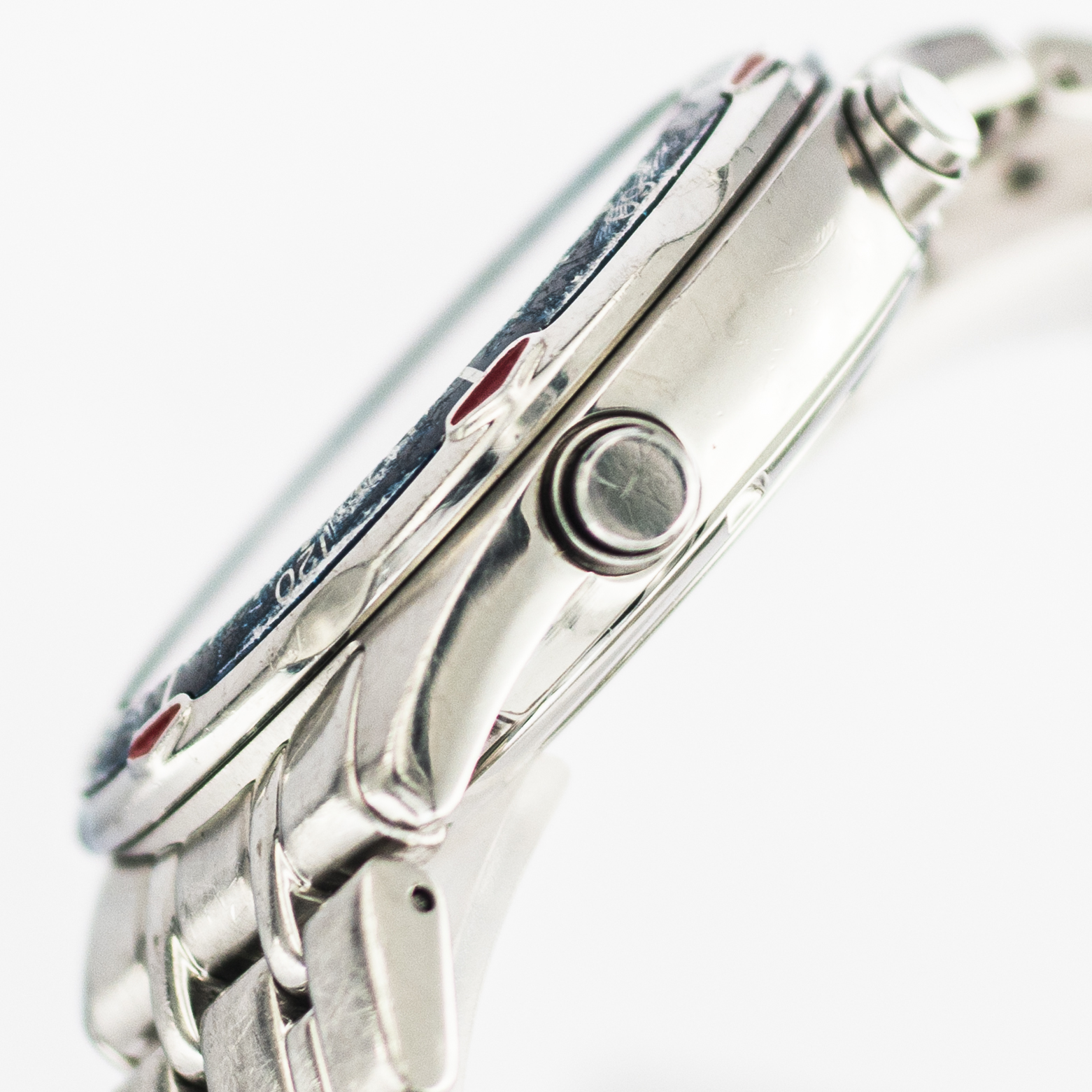 1588_marcels_watch_group_vintage_wristwatch_2000s_citizen_C320_Q01377_TA_navisail_stars_and_stripes_americas_cup_case_side_02