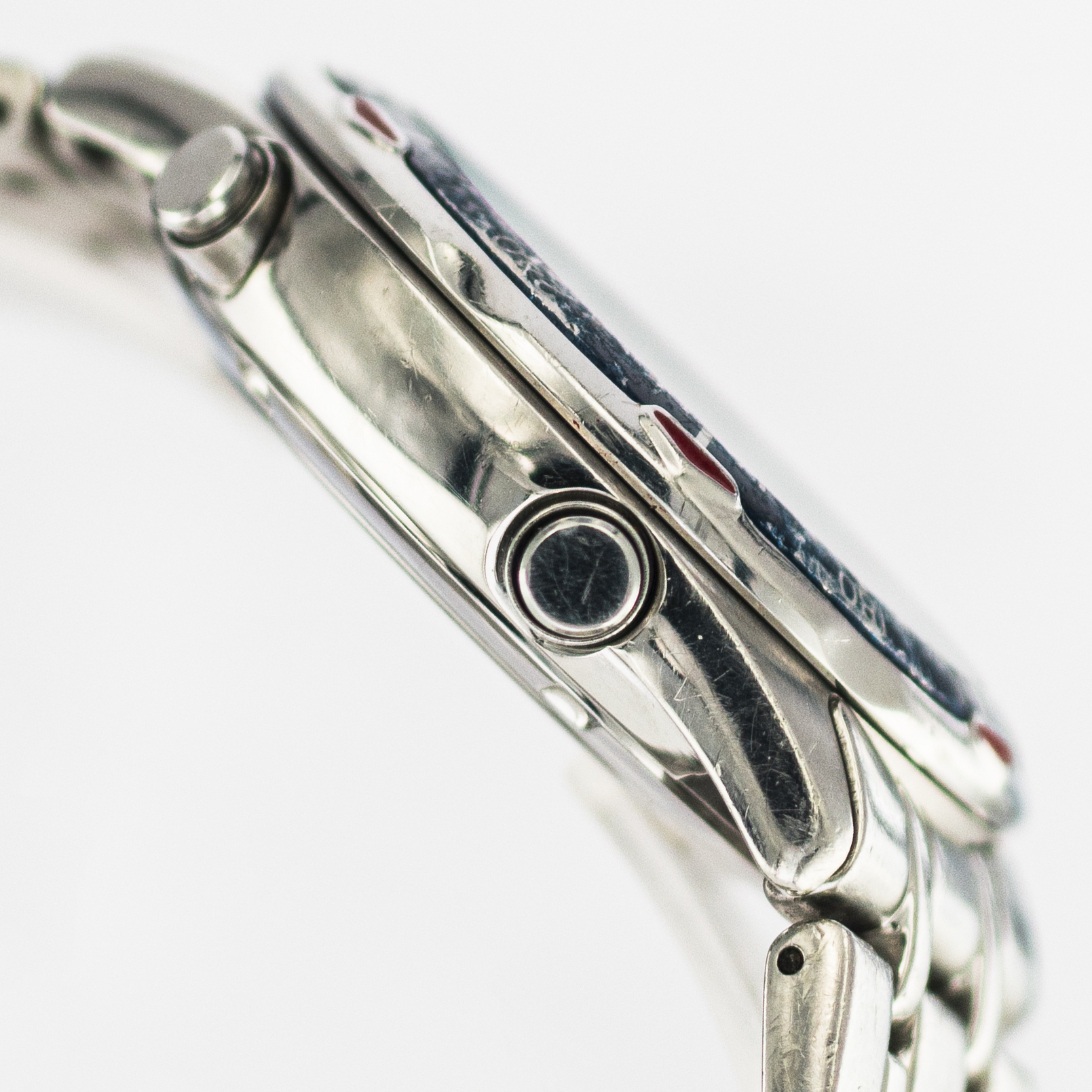 1588_marcels_watch_group_vintage_wristwatch_2000s_citizen_C320_Q01377_TA_navisail_stars_and_stripes_americas_cup_case_side_05