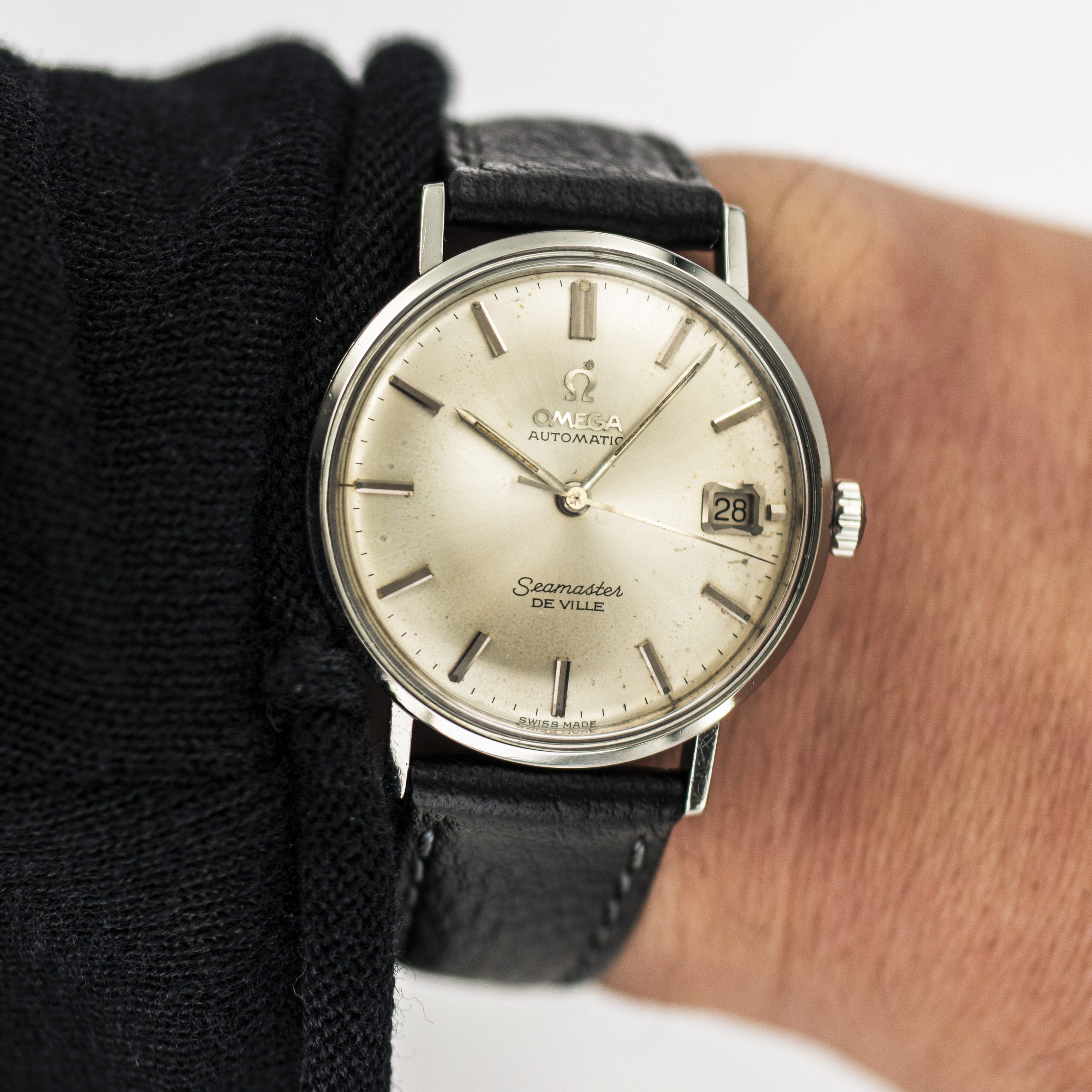 1590_marcels_watch_group_vintage_wrist_watch_1963_omega_14765_seamaster_de_ville_wristshot_01