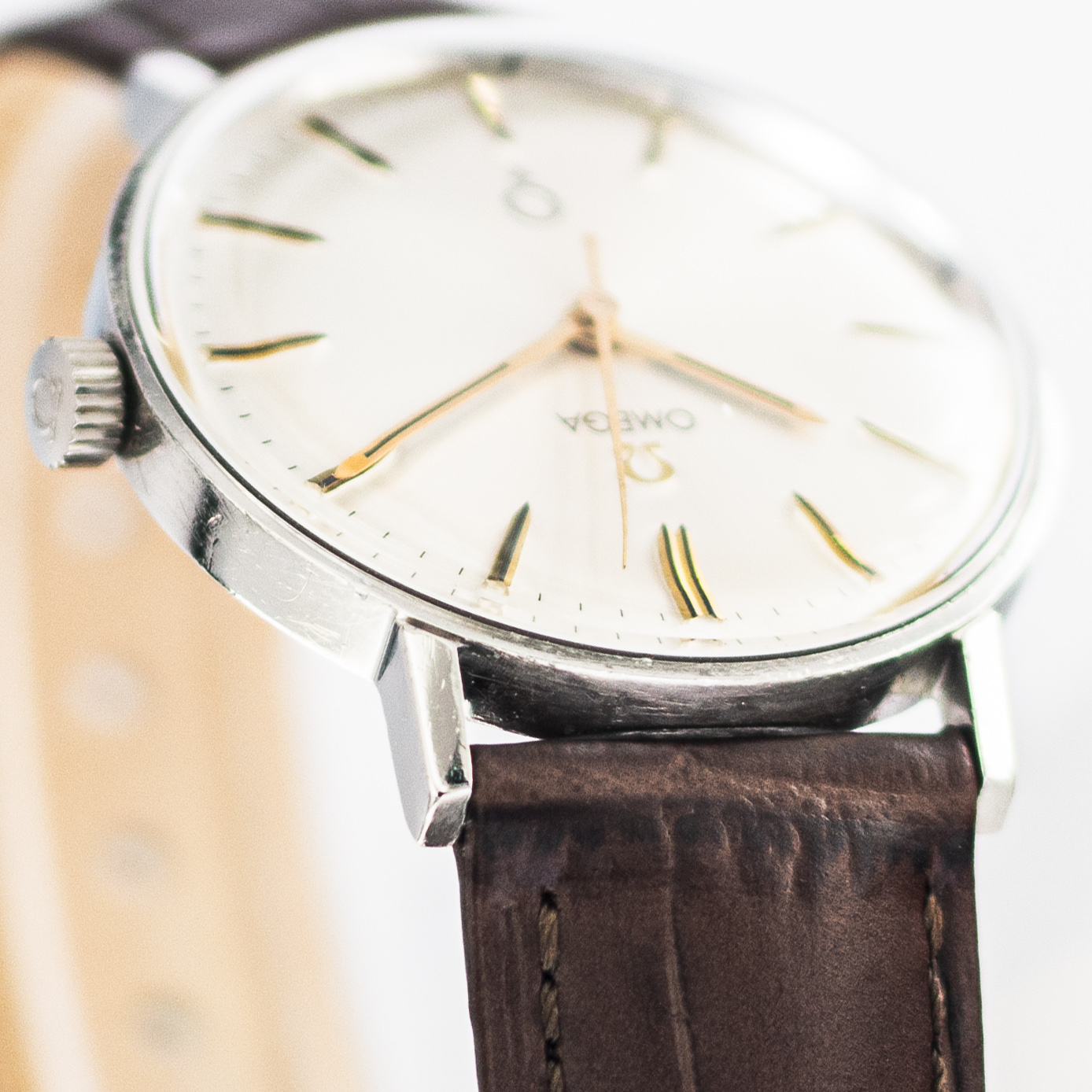1592_marcels_watch_group_wristwatch_1968_vintage_omega_135.019_de_ville_lugs_01