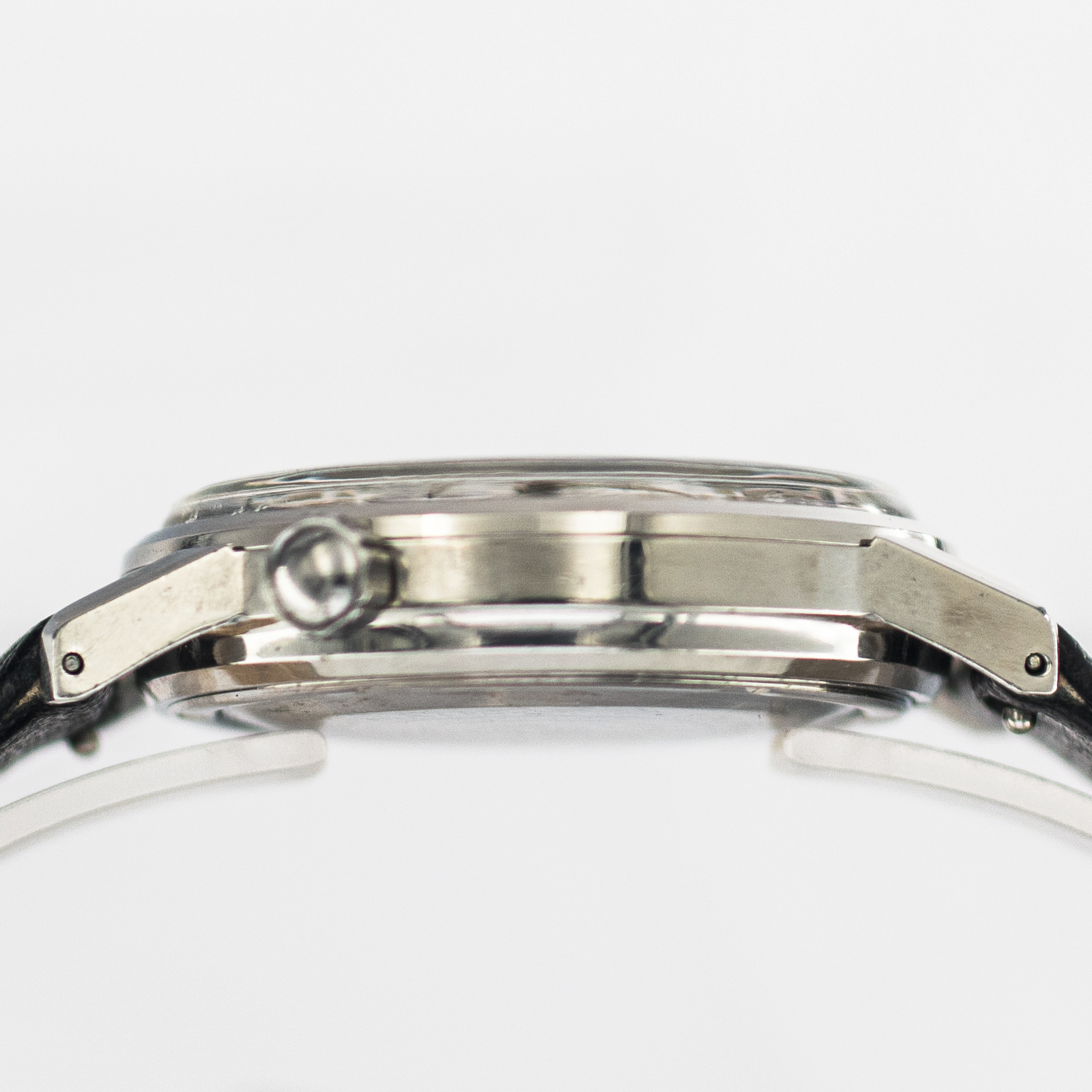 1598_marcels_watch_group_wristwatch_1961_vintage_seiko_3612659_silver_wave_case_side_01