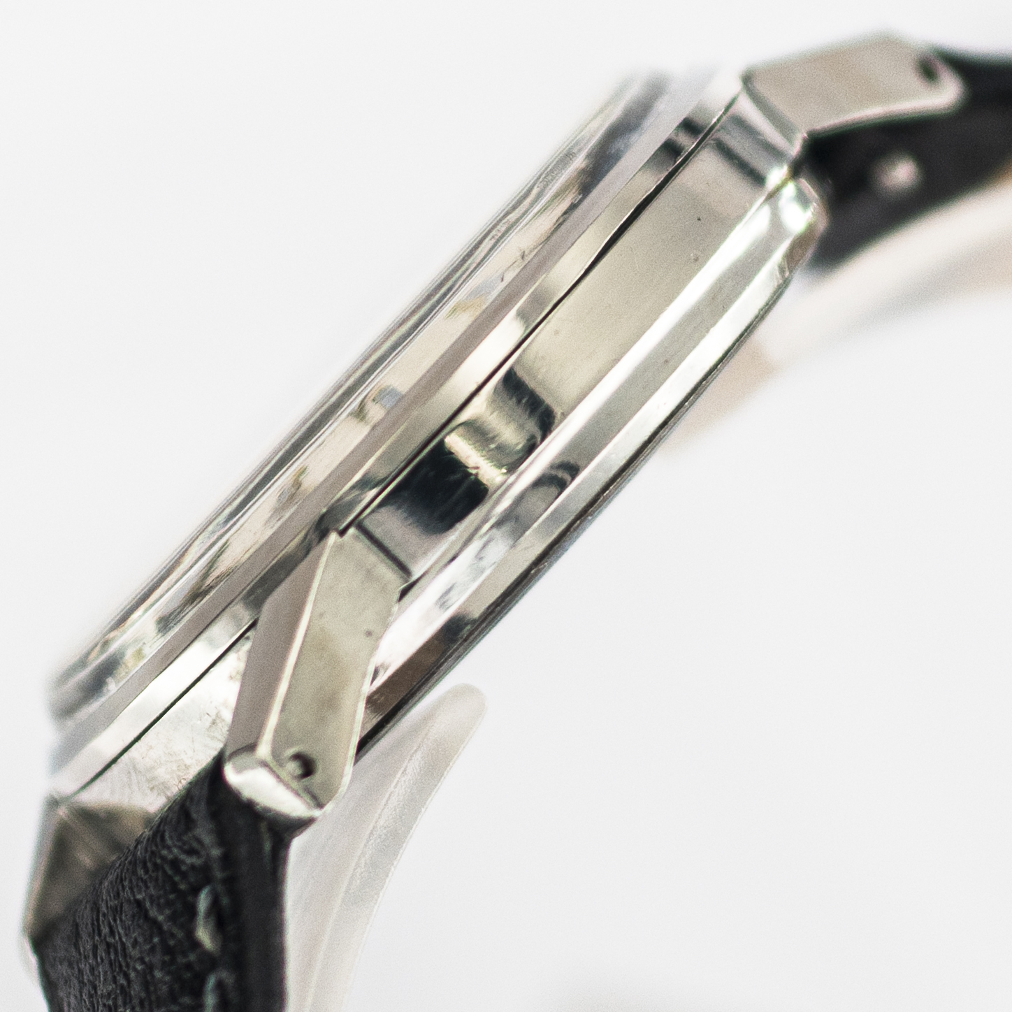 1598_marcels_watch_group_wristwatch_1961_vintage_seiko_3612659_silver_wave_case_side_06