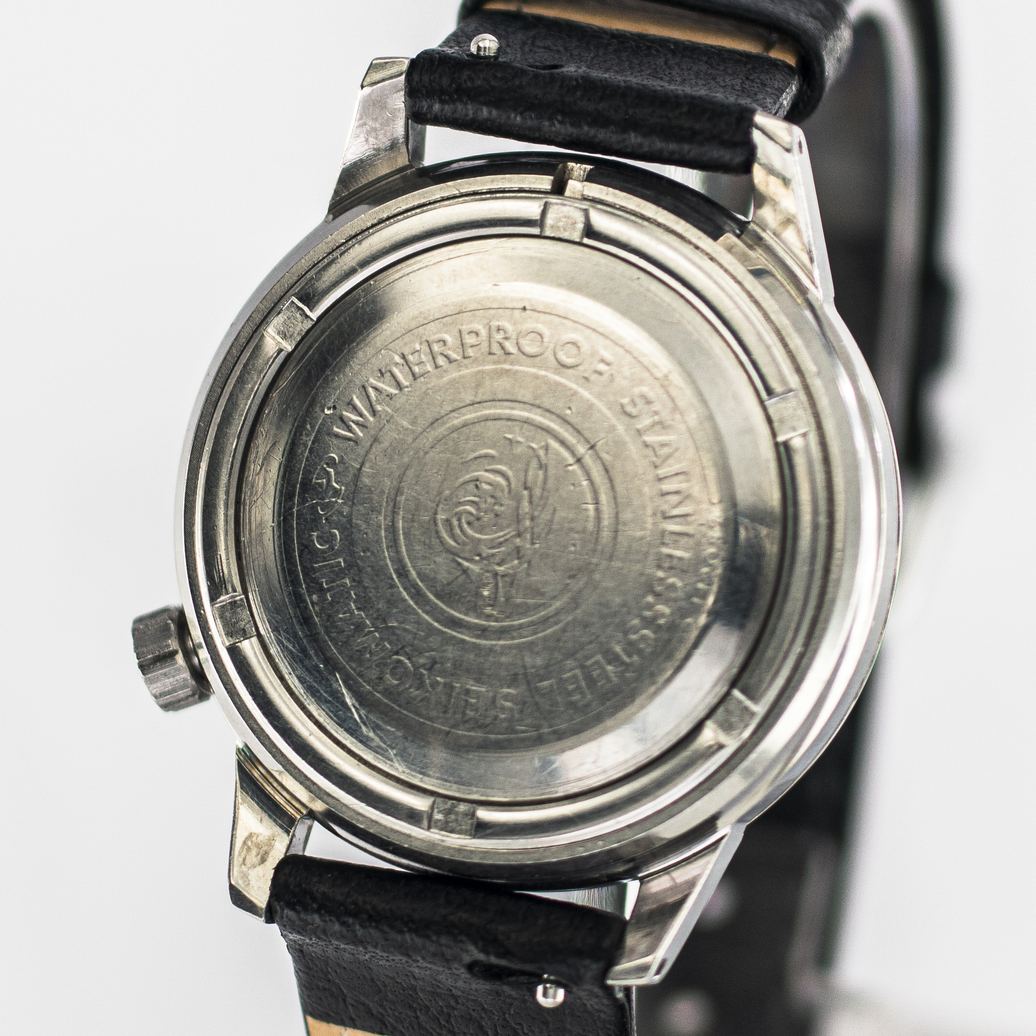 1598_marcels_watch_group_wristwatch_1961_vintage_seiko_3612659_silver_wave_caseback_05