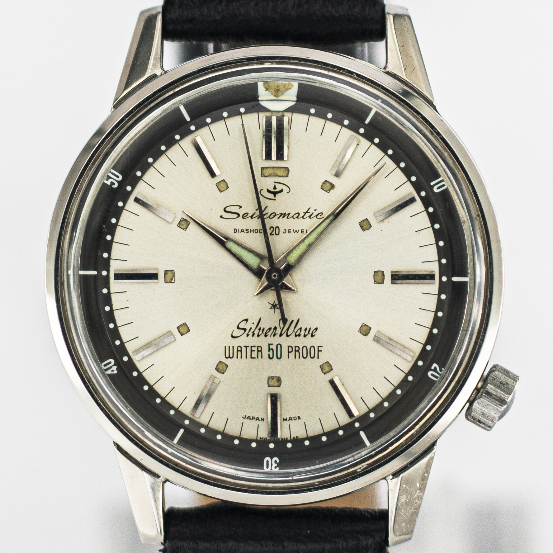 1598_marcels_watch_group_wristwatch_1961_vintage_seiko_3612659_silver_wave_dial_01