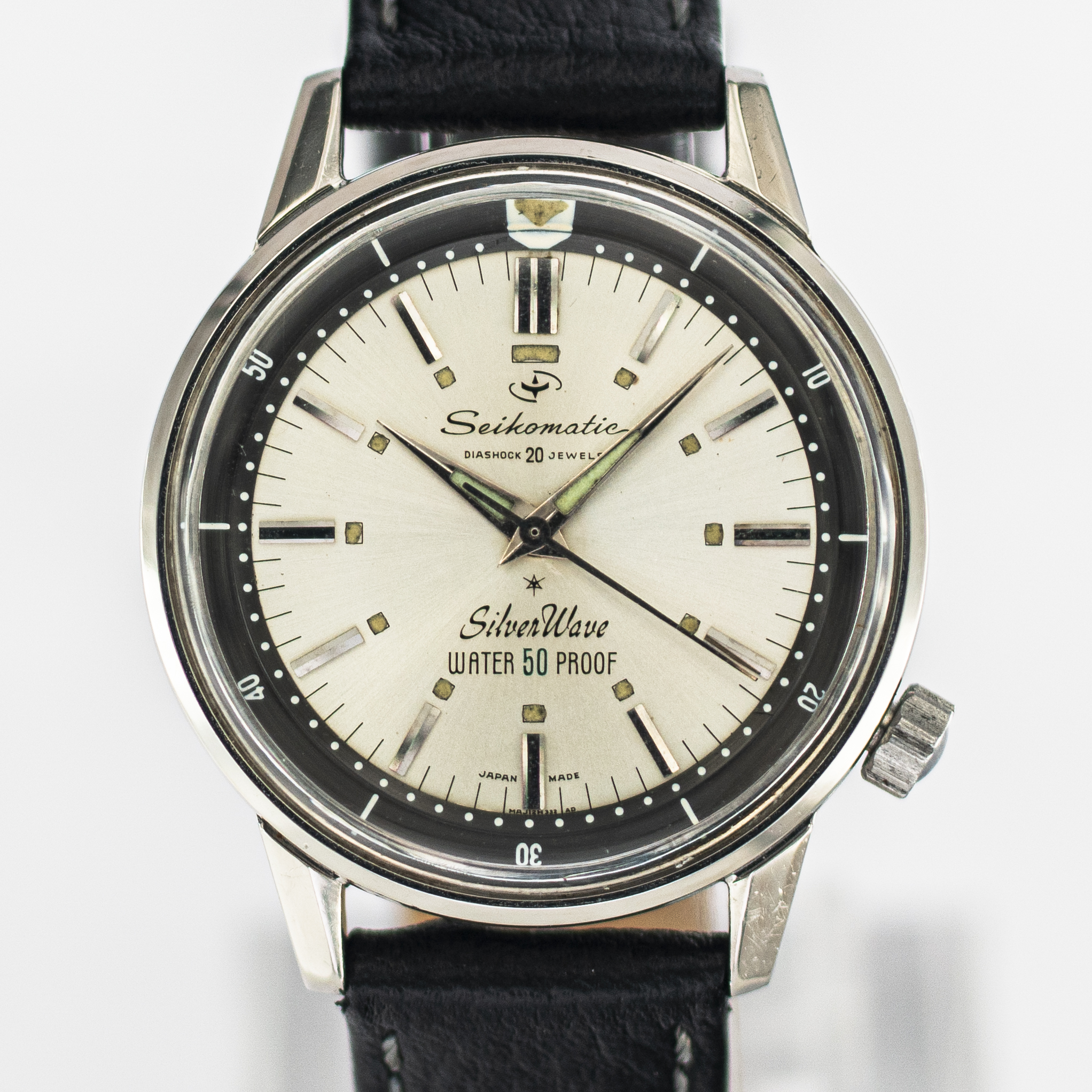1598_marcels_watch_group_wristwatch_1961_vintage_seiko_3612659_silver_wave_dial_02