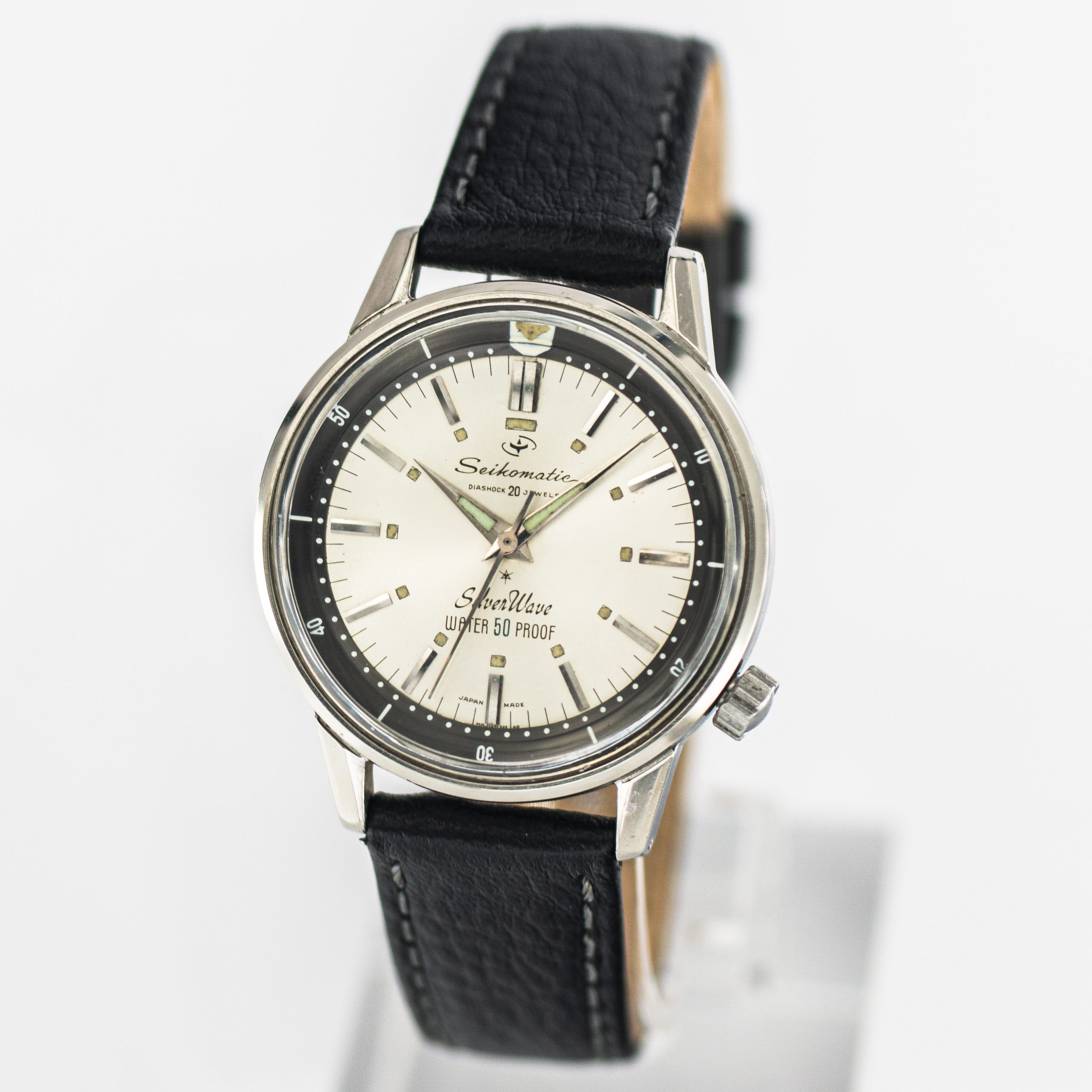1598_marcels_watch_group_wristwatch_1961_vintage_seiko_3612659_silver_wave_dial_03
