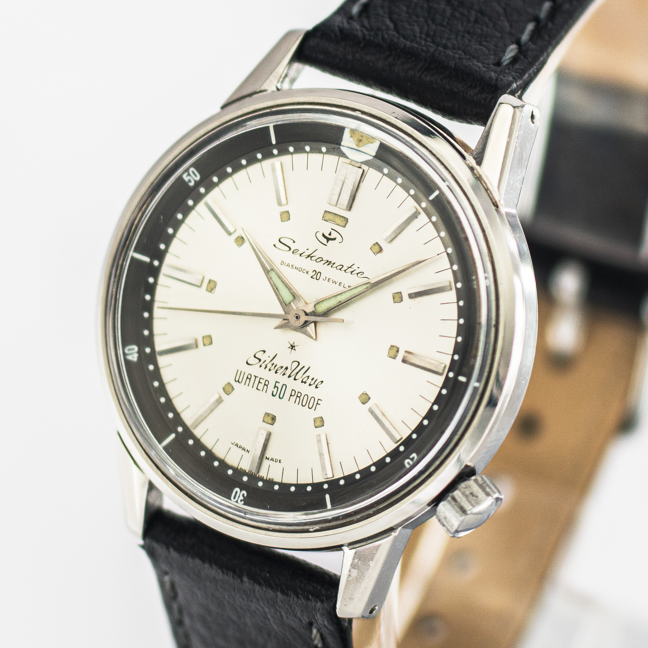1598_marcels_watch_group_wristwatch_1961_vintage_seiko_3612659_silver_wave_dial_05