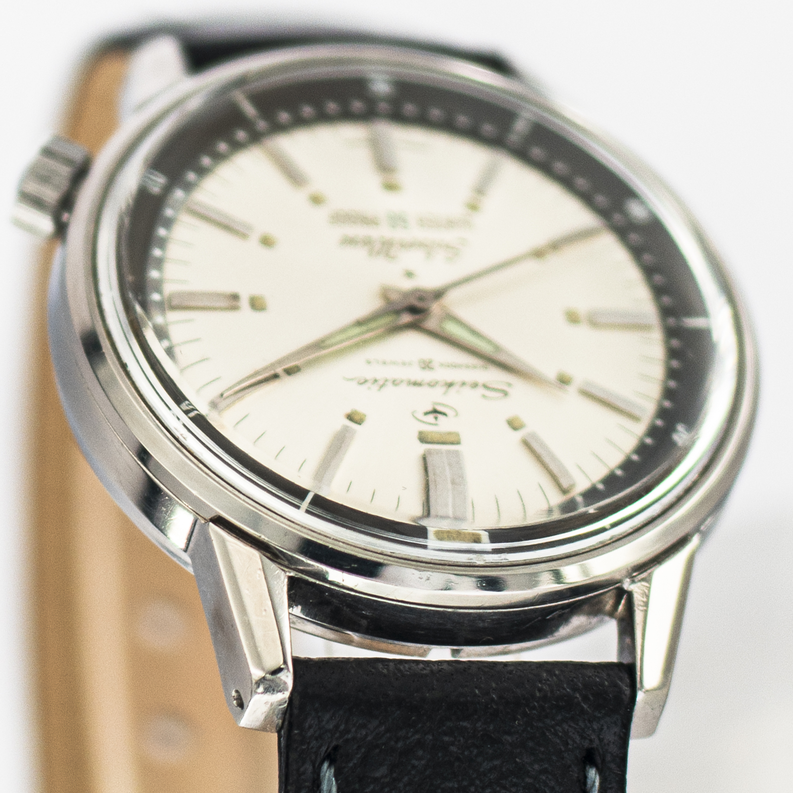 1598_marcels_watch_group_wristwatch_1961_vintage_seiko_3612659_silver_wave_lugs_02