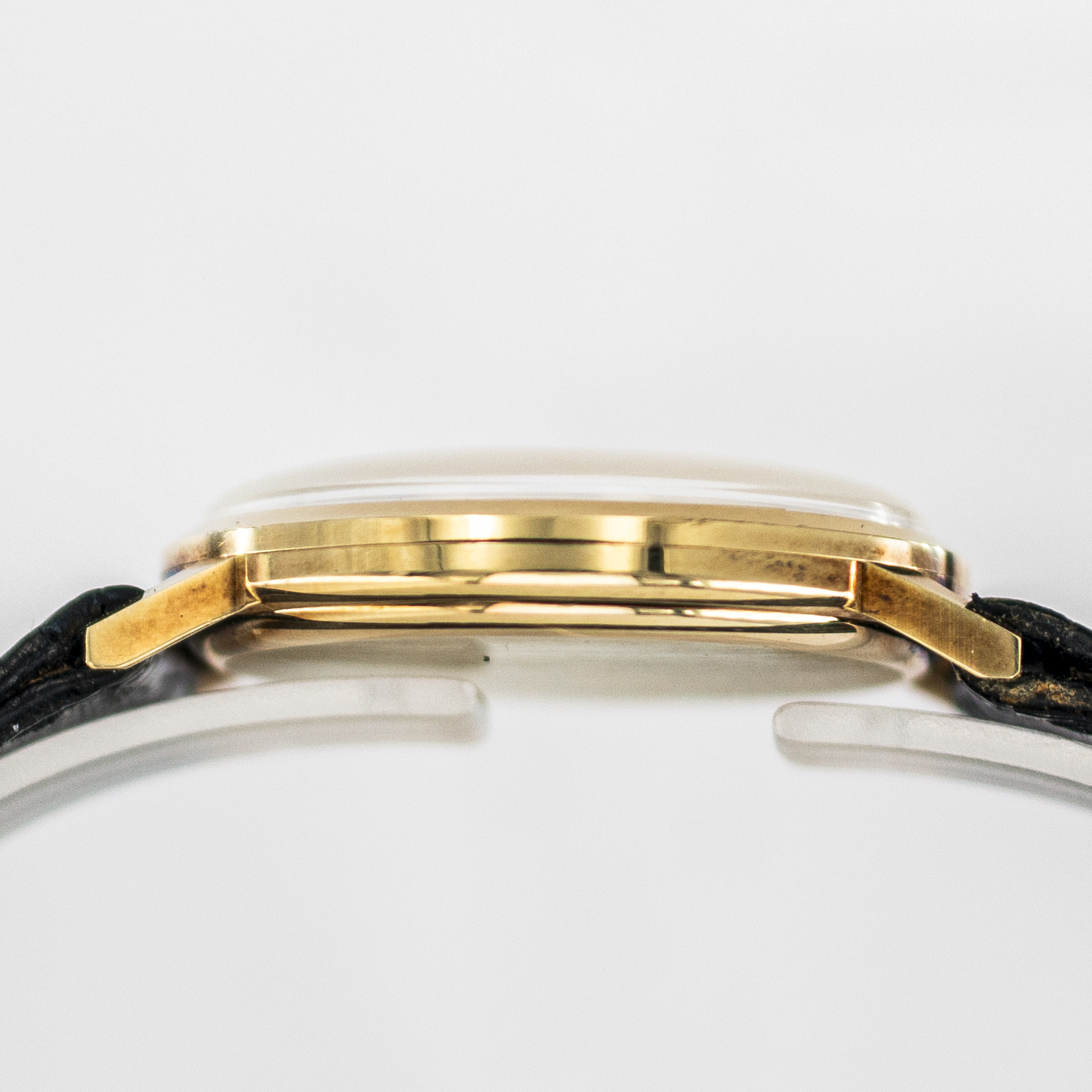 1607_marcels_watch_group_vintage_wristwatch_1970_omega_131.041_geneve_14K_case_side_04