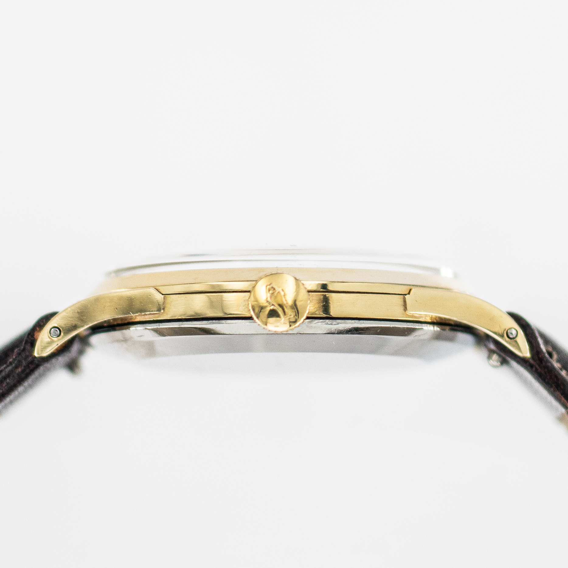 1603_marcels_watch_group_vintage_wristwatch_1955_iwc_1454642_calatrava_case_side_01