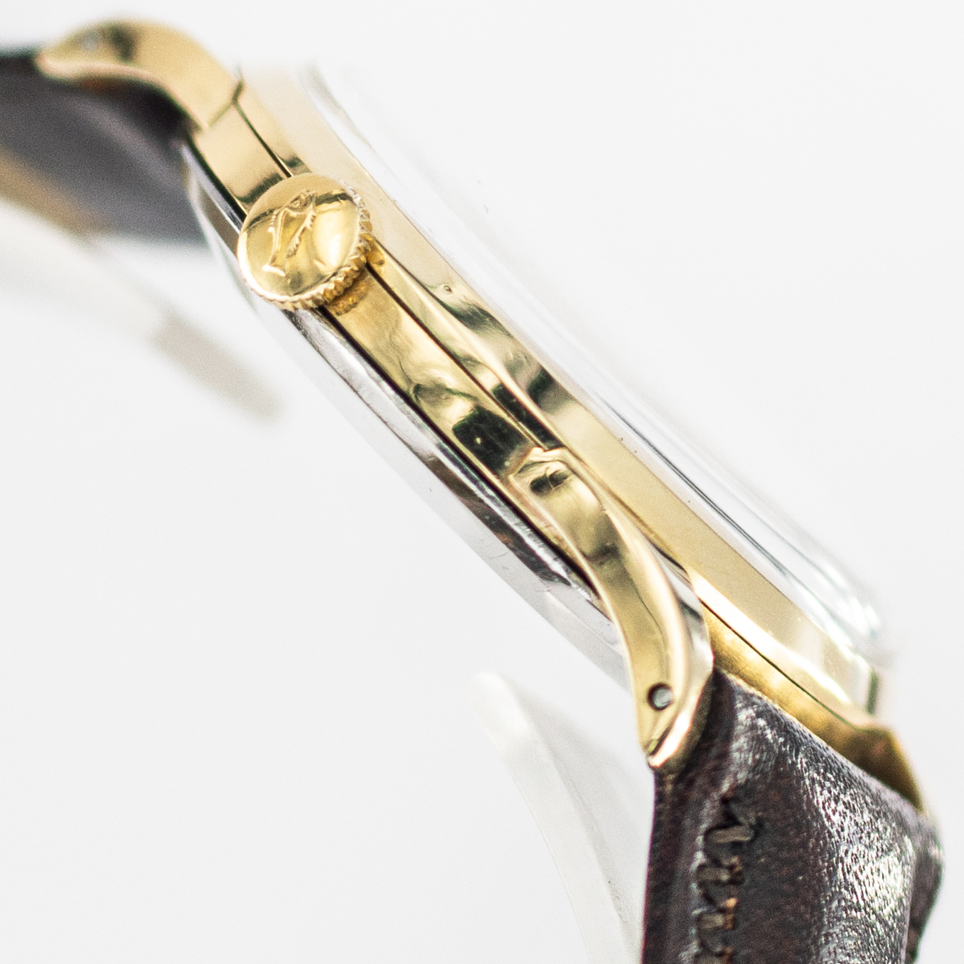 1603_marcels_watch_group_vintage_wristwatch_1955_iwc_1454642_calatrava_case_side_02