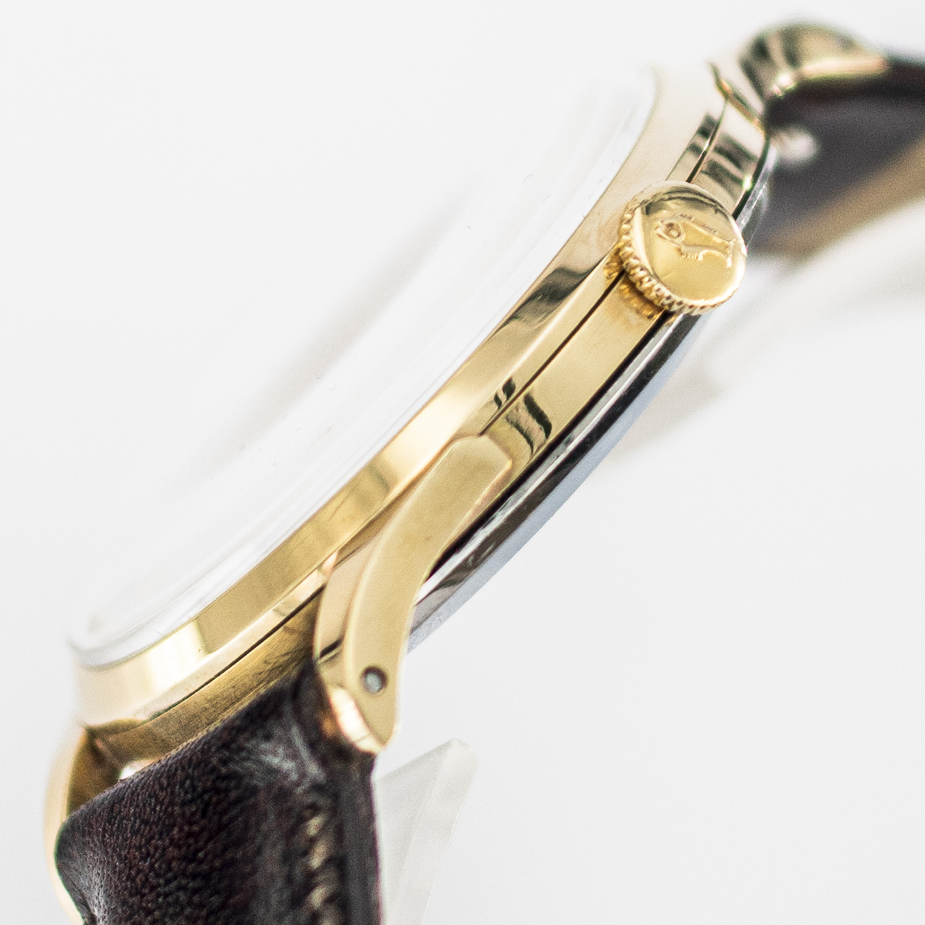 1603_marcels_watch_group_vintage_wristwatch_1955_iwc_1454642_calatrava_case_side_03
