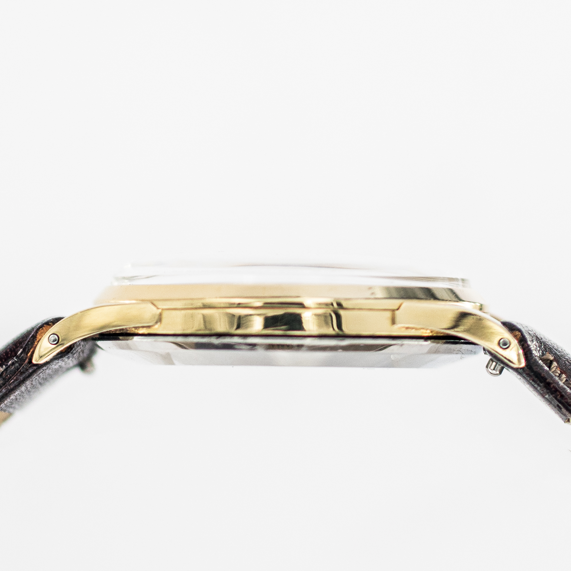 1603_marcels_watch_group_vintage_wristwatch_1955_iwc_1454642_calatrava_case_side_04