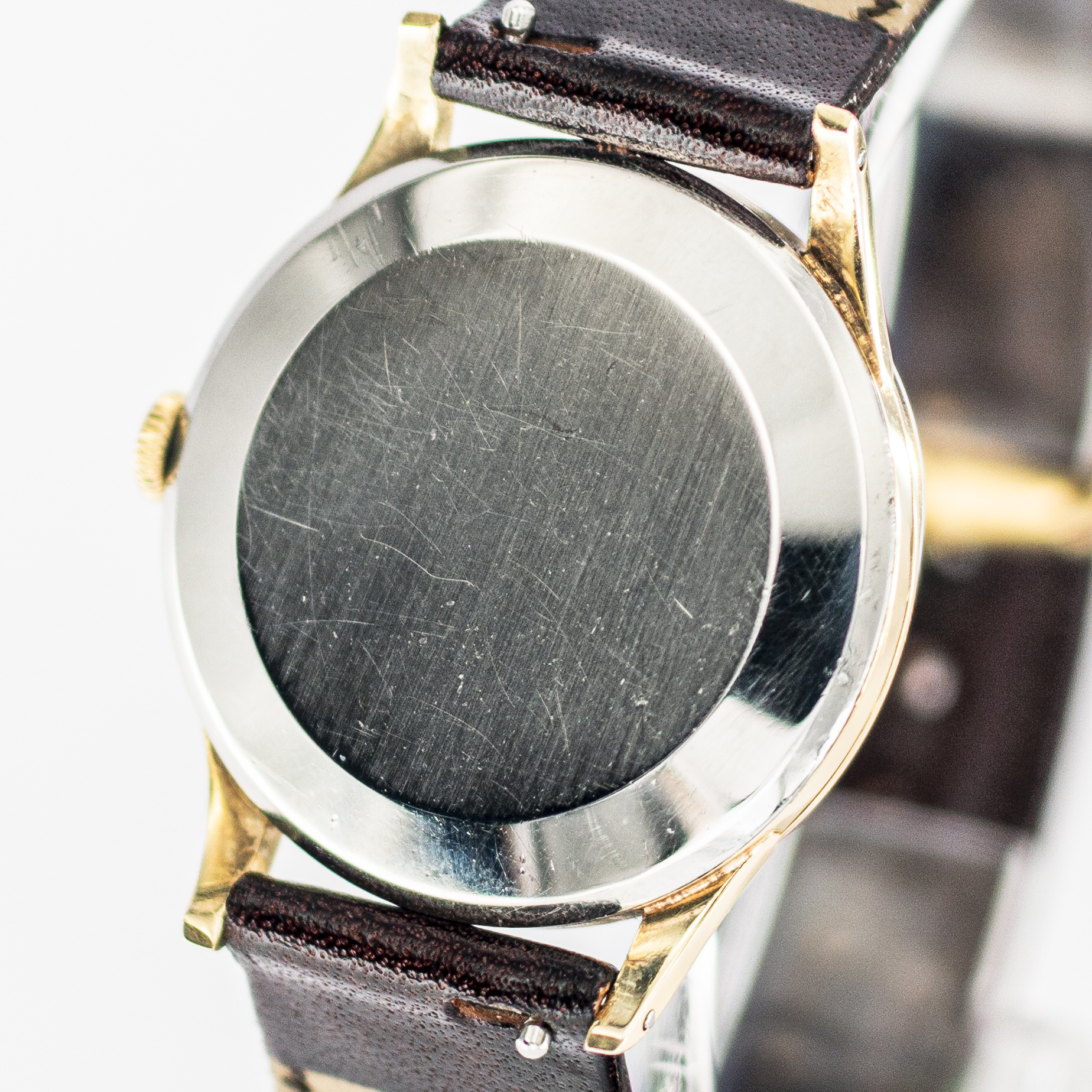 1603_marcels_watch_group_vintage_wristwatch_1955_iwc_1454642_calatrava_caseback_05