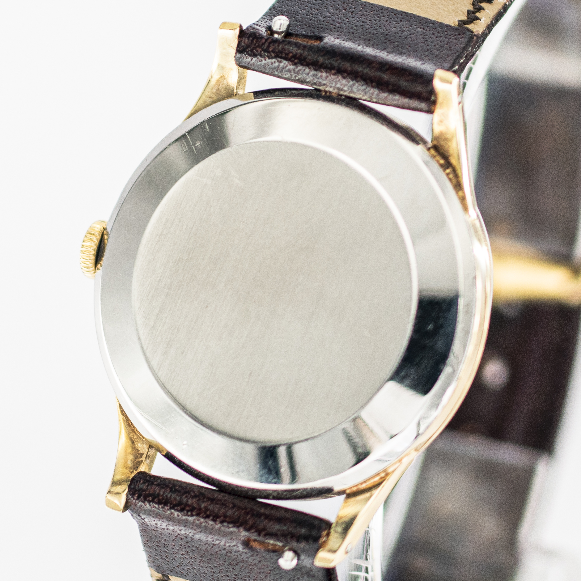 1603_marcels_watch_group_vintage_wristwatch_1955_iwc_1454642_calatrava_caseback_06