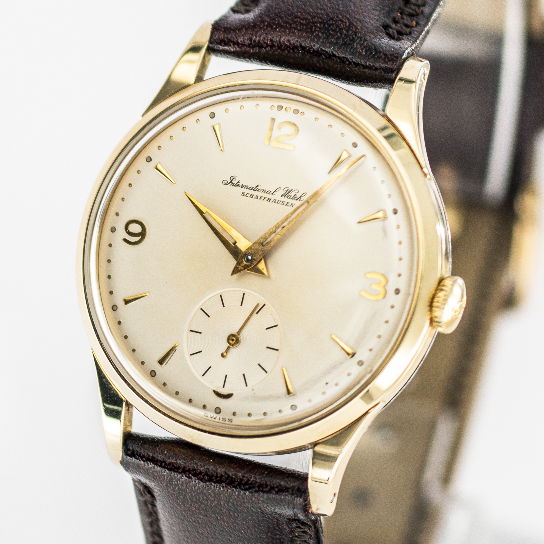1603_marcels_watch_group_vintage_wristwatch_1955_iwc_1454642_calatrava_dial_03