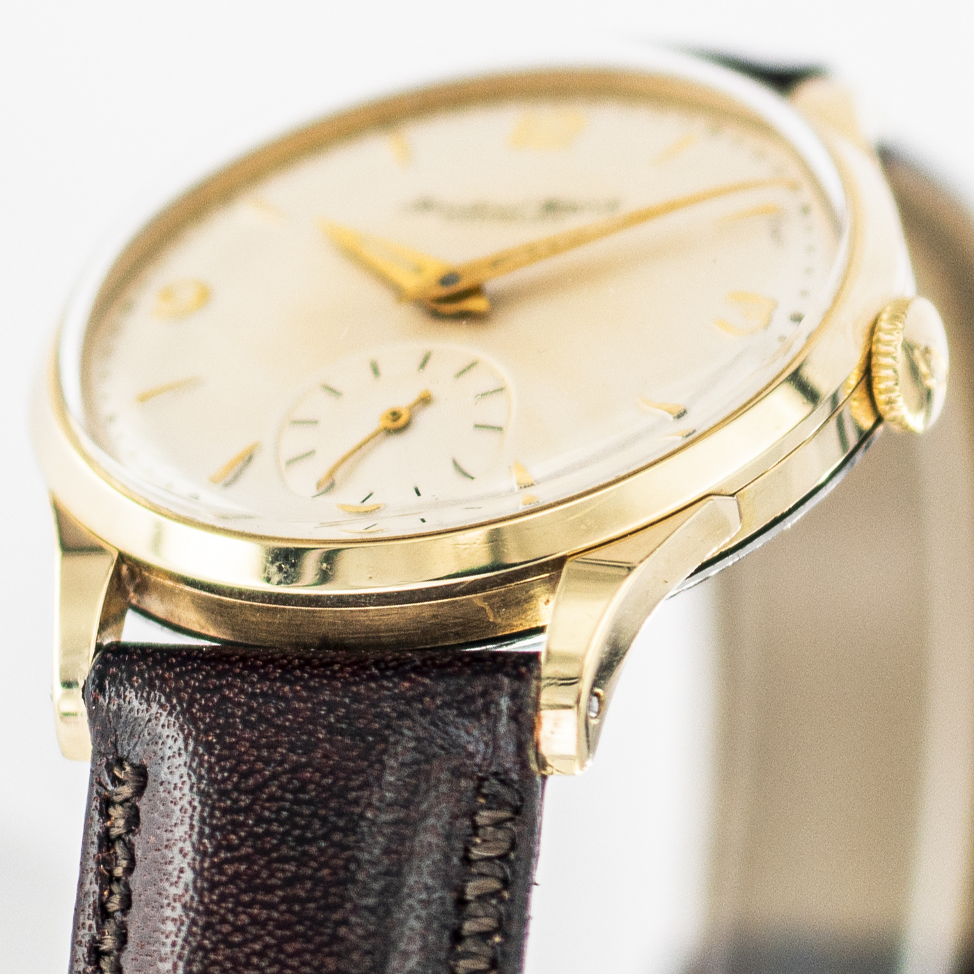 1603_marcels_watch_group_vintage_wristwatch_1955_iwc_1454642_calatrava_lugs_01