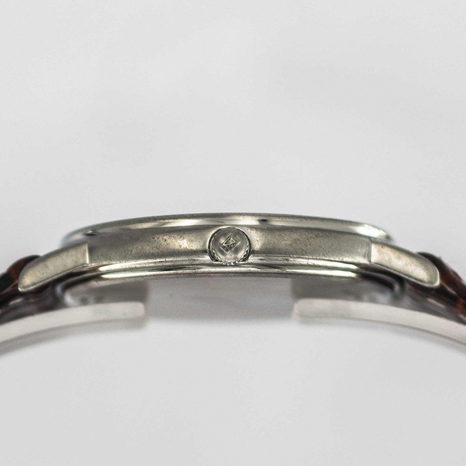 1548_marcels_watch_group_wristwatch_1980s_vintage_longines_L4_720_4_présence_case_side_01