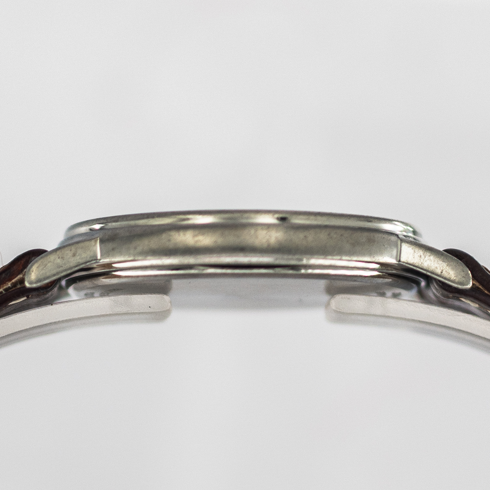 1548_marcels_watch_group_wristwatch_1980s_vintage_longines_L4_720_4_présence_case_side_04