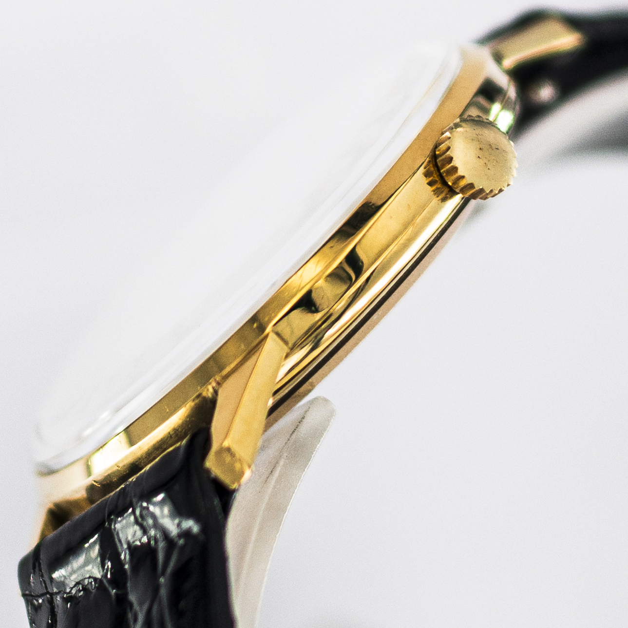 1611_marcels_watch_group_wristwatch_1968_vintage_jaegerlecoultre_20007_calatrava_18K_case_side_03