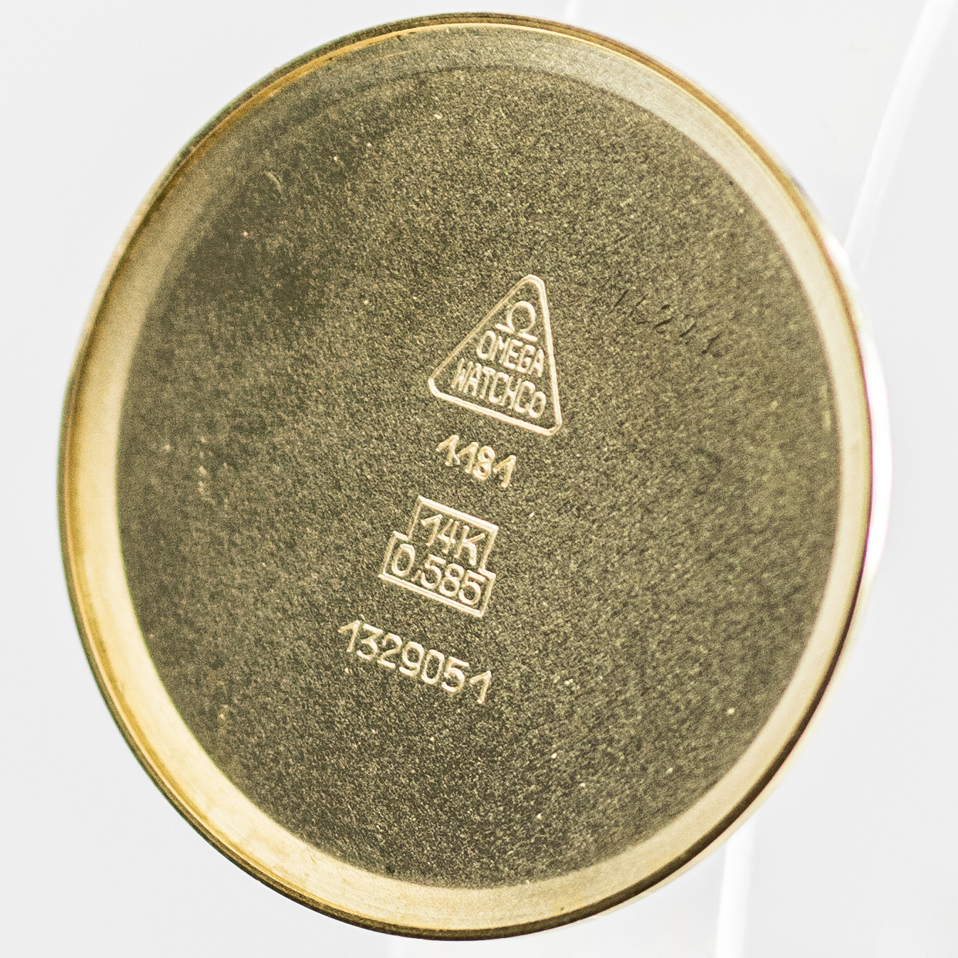 1615_marcels_watch_group_wristwatch_1972_vintagewatch_omega_132.9085_1181_geneve_caseback_02
