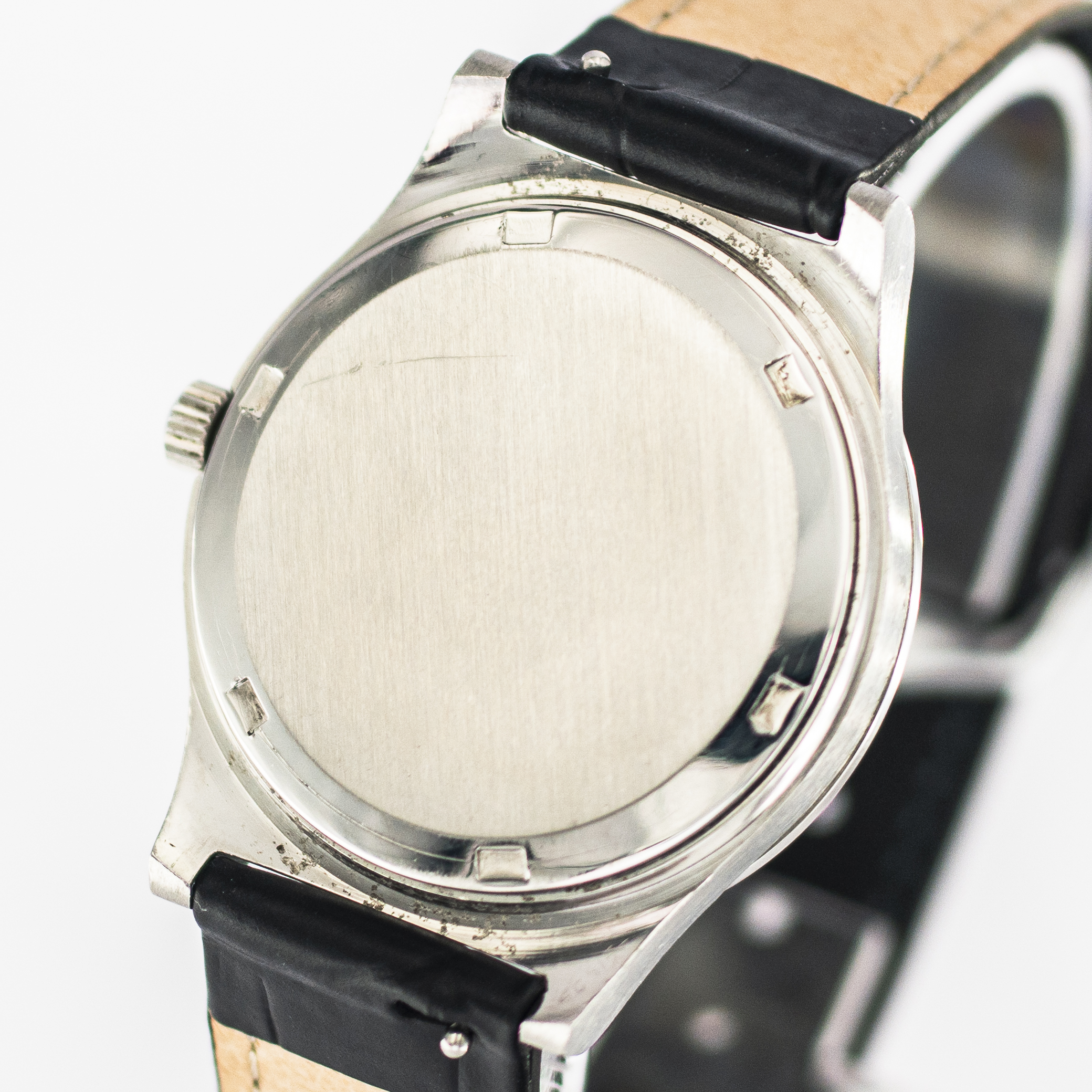 1625_marcles_watch_group_wristwatch_1972_vintage_omega_136.0102_geneve_caseback_05