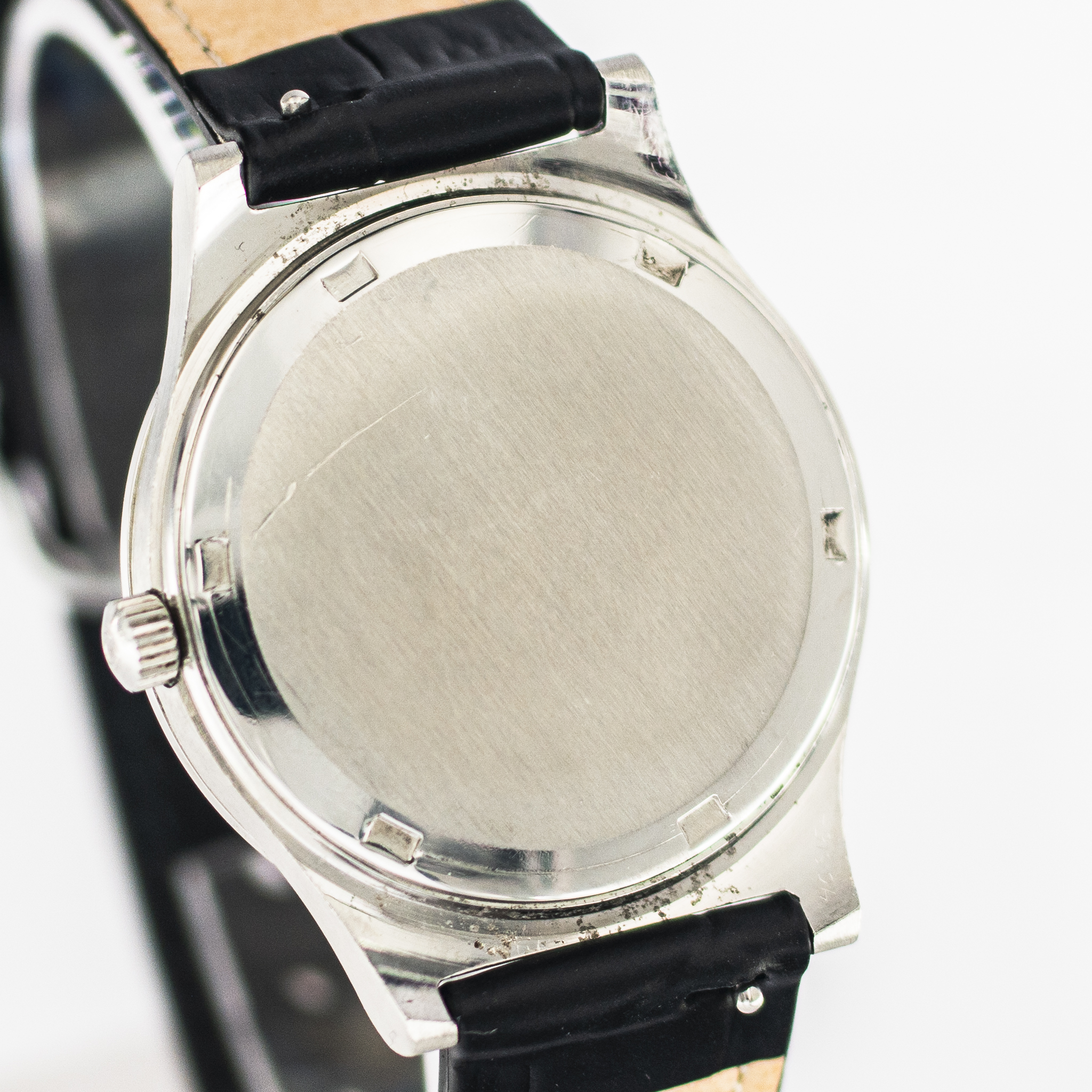 1625_marcles_watch_group_wristwatch_1972_vintage_omega_136.0102_geneve_caseback_06