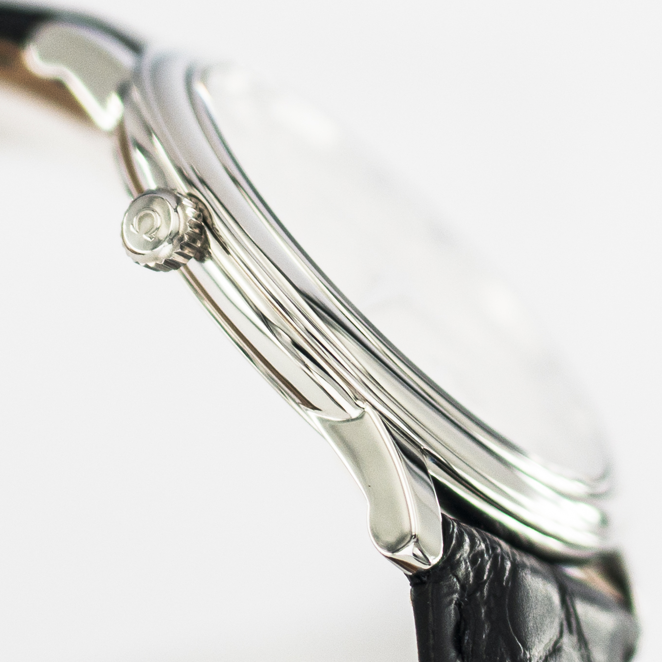 1626_marcels_watch_group_wristwatch_1998_vintage_omega_125.0150_de_ville_prestige_case_side_02