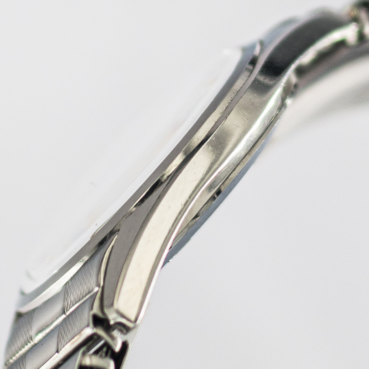 1628_marcels_watch_group_wristwatch_1957_vintage_longines_9100_4_silvergines_case_side_03